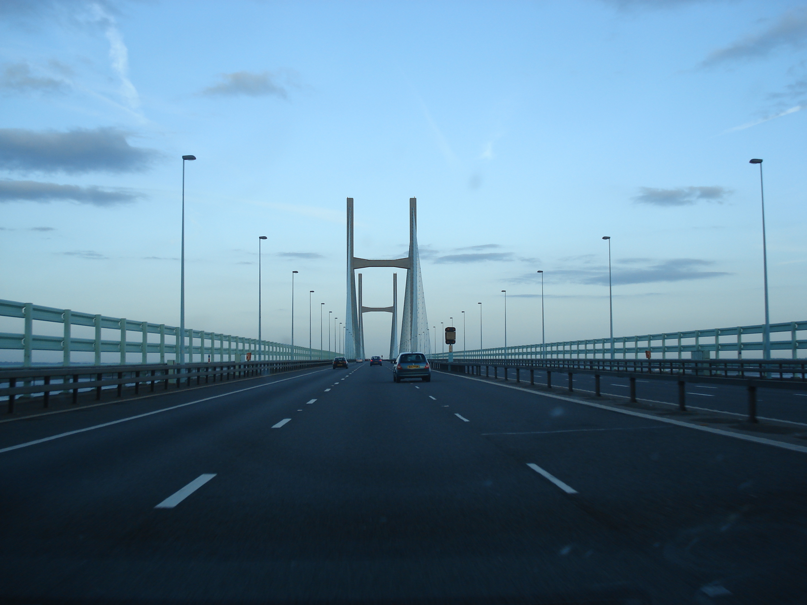 รูปถ่าย อังกฤษ(United Kingdom) เซเวิร์น  บริดจ์(Severn bridge) 2006-05 1