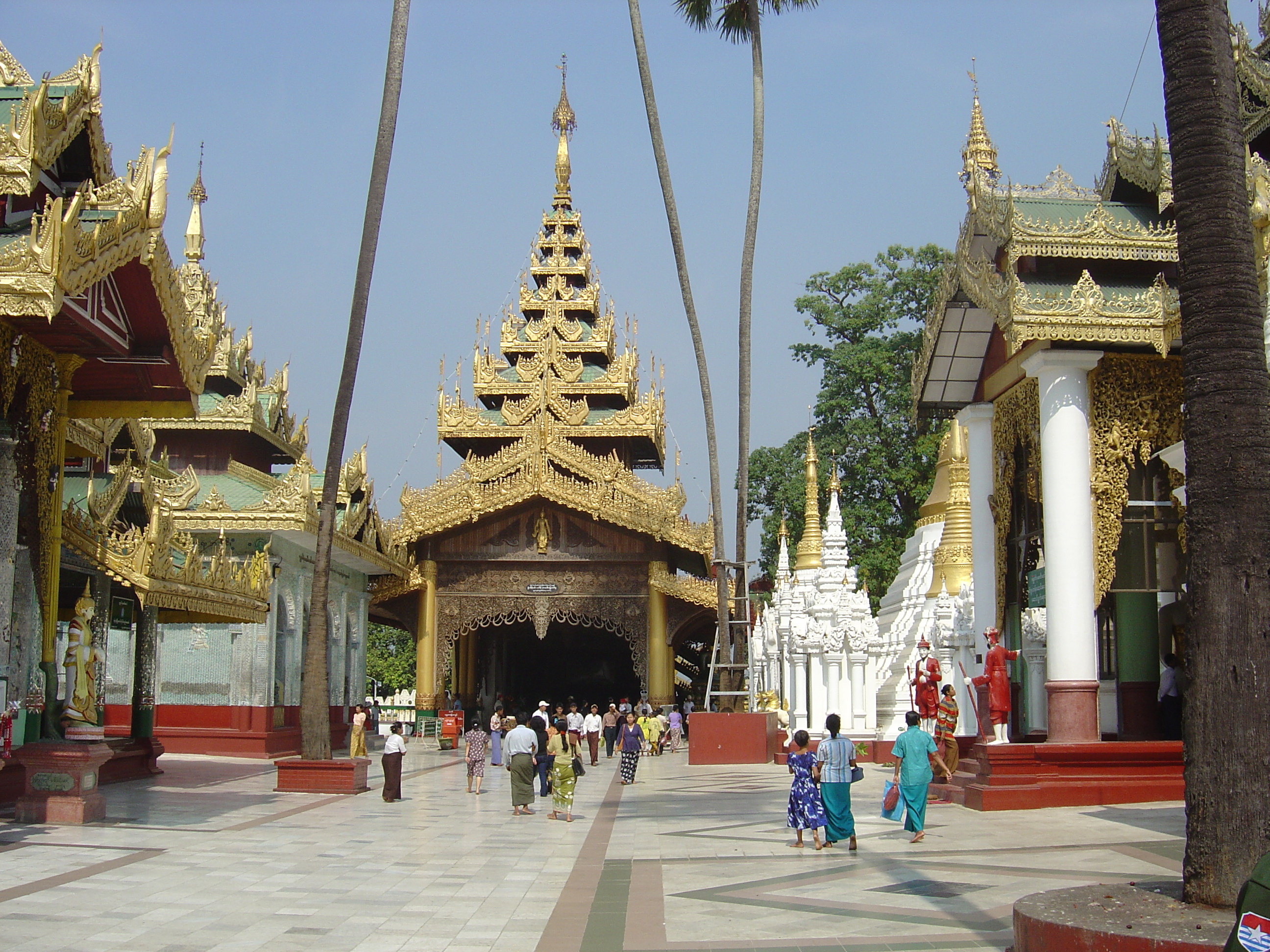 รูปถ่าย พม่า(Myanmar) ย่างกุ้ง(Yangon) พระมหาเจดีย์ชเวกากอง(Shwedagon Pagoda) 2005-01 32
