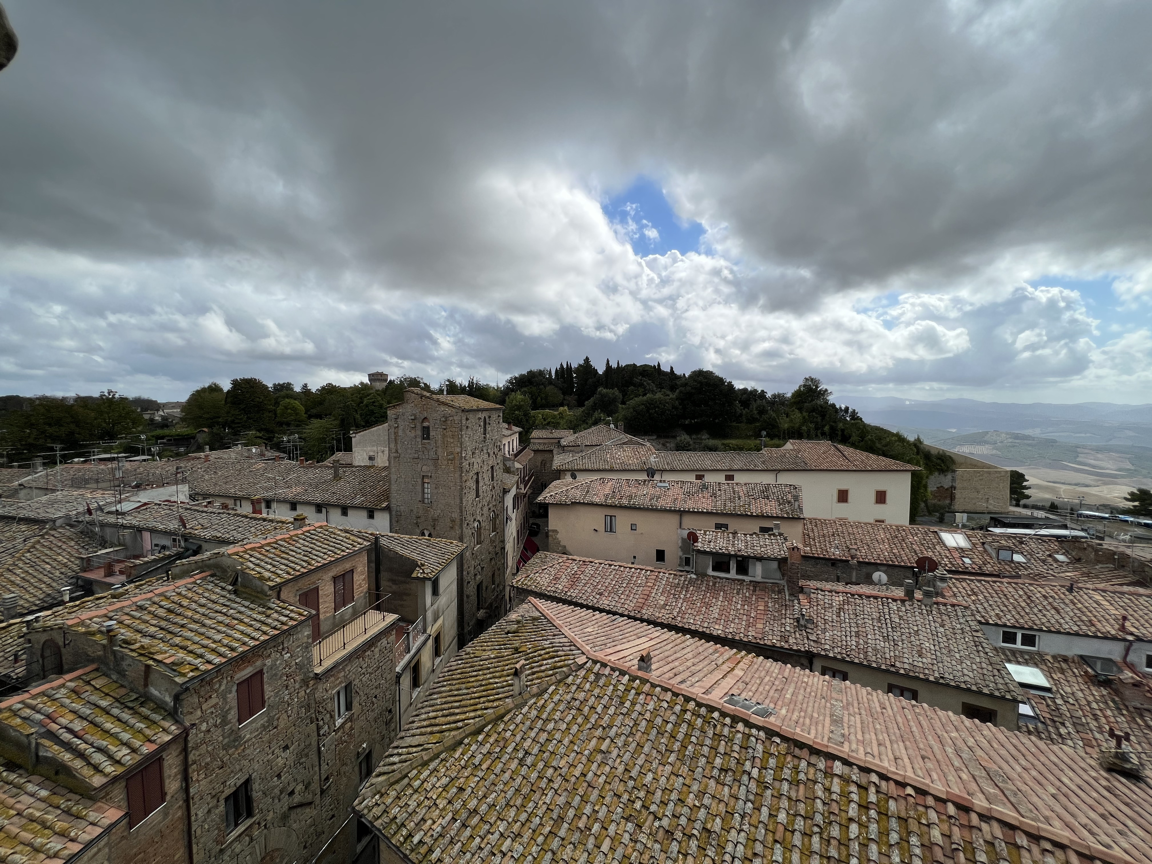 รูปถ่าย อิตาลี(Italy) วอลแตร์รา(Volterra) วังเดย์ปรีโอรี(Palazzo dei Priori) 2021-09 16