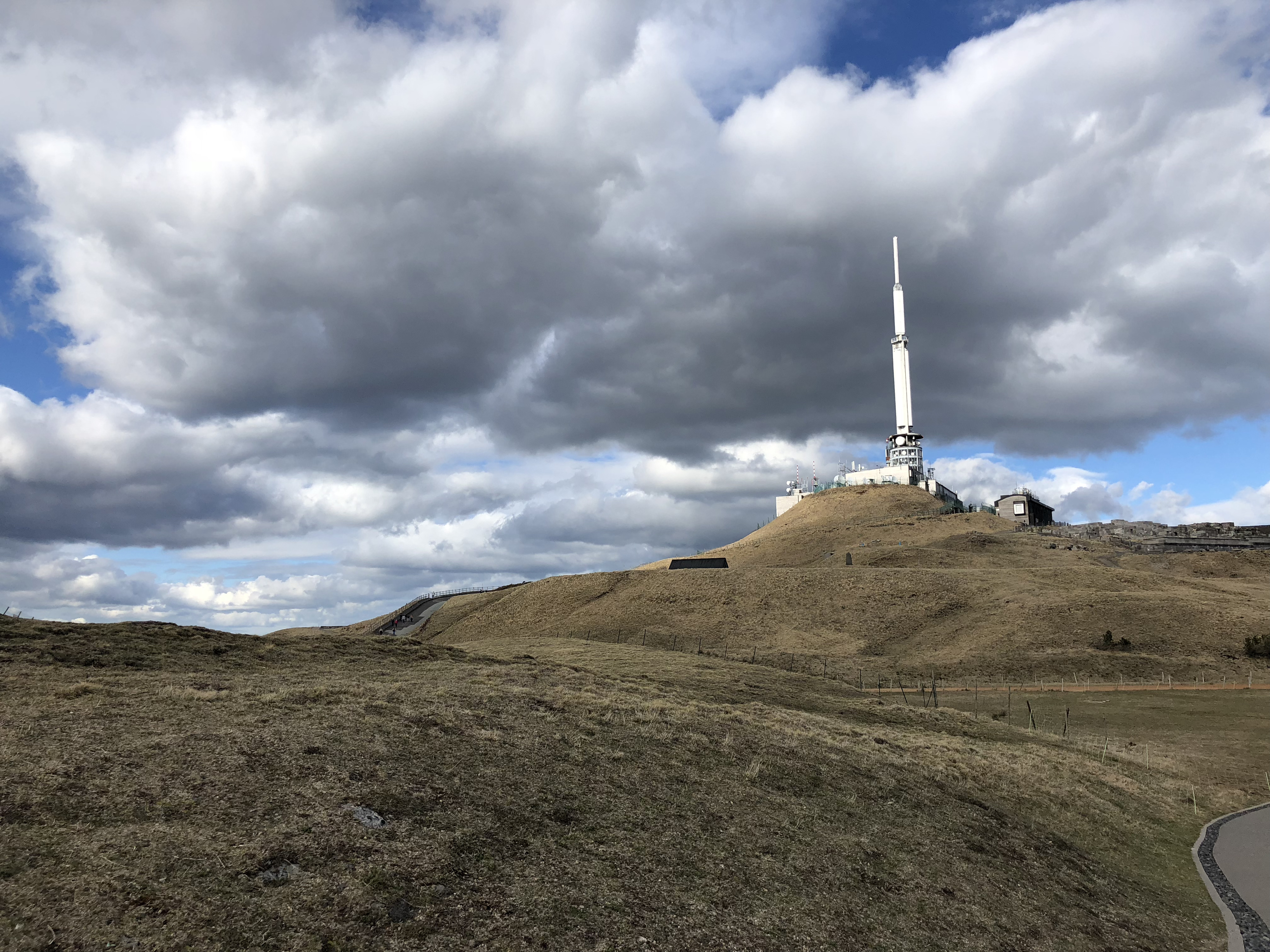 รูปถ่าย ฝรั่งเศส(France) ภูเขาปุย-เดอ-โดม(Puy de Dome) 2018-04 1
