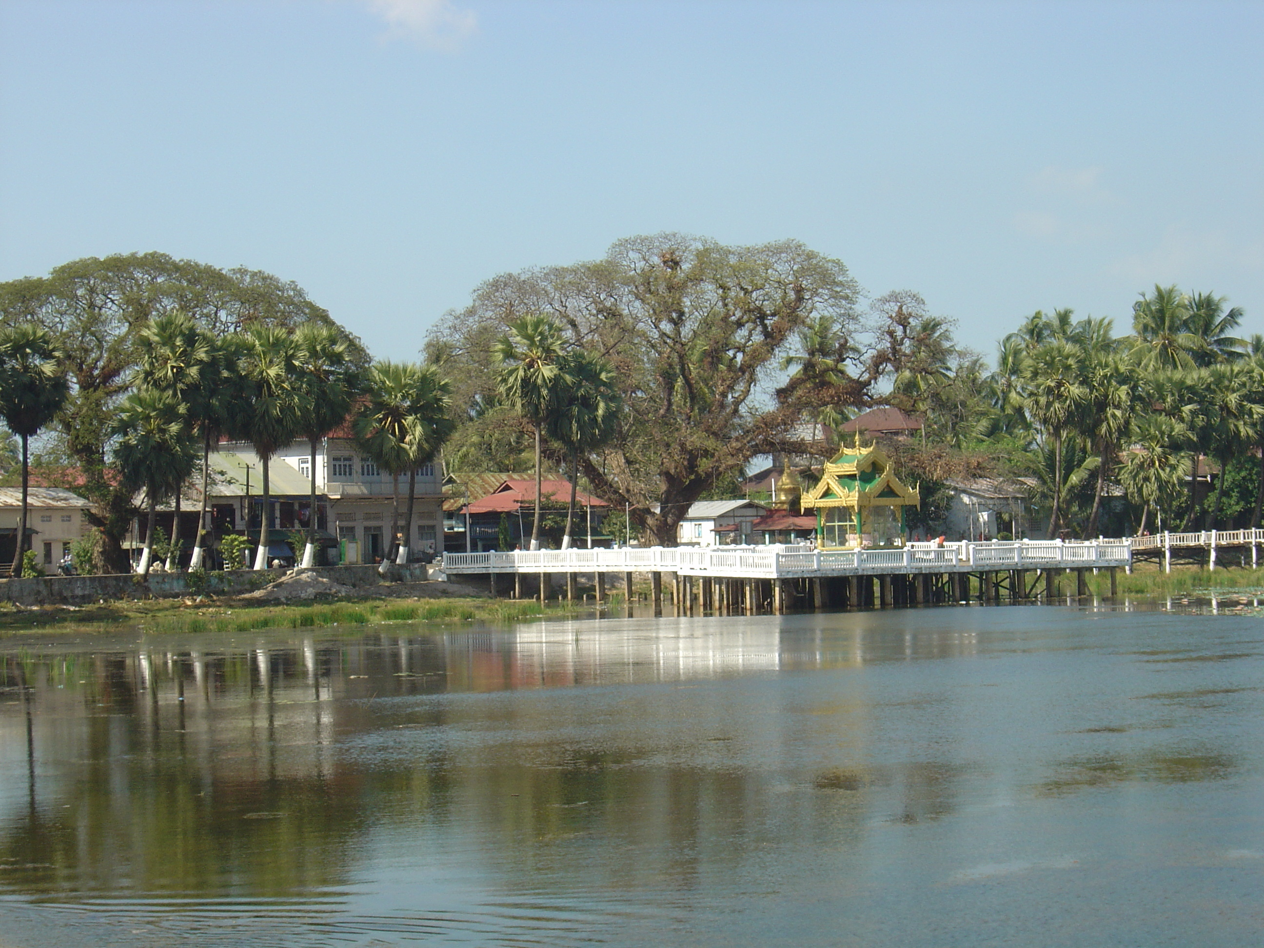 รูปถ่าย พม่า(Myanmar) มะริด(Myeik (Mergui)) 2005-01 170