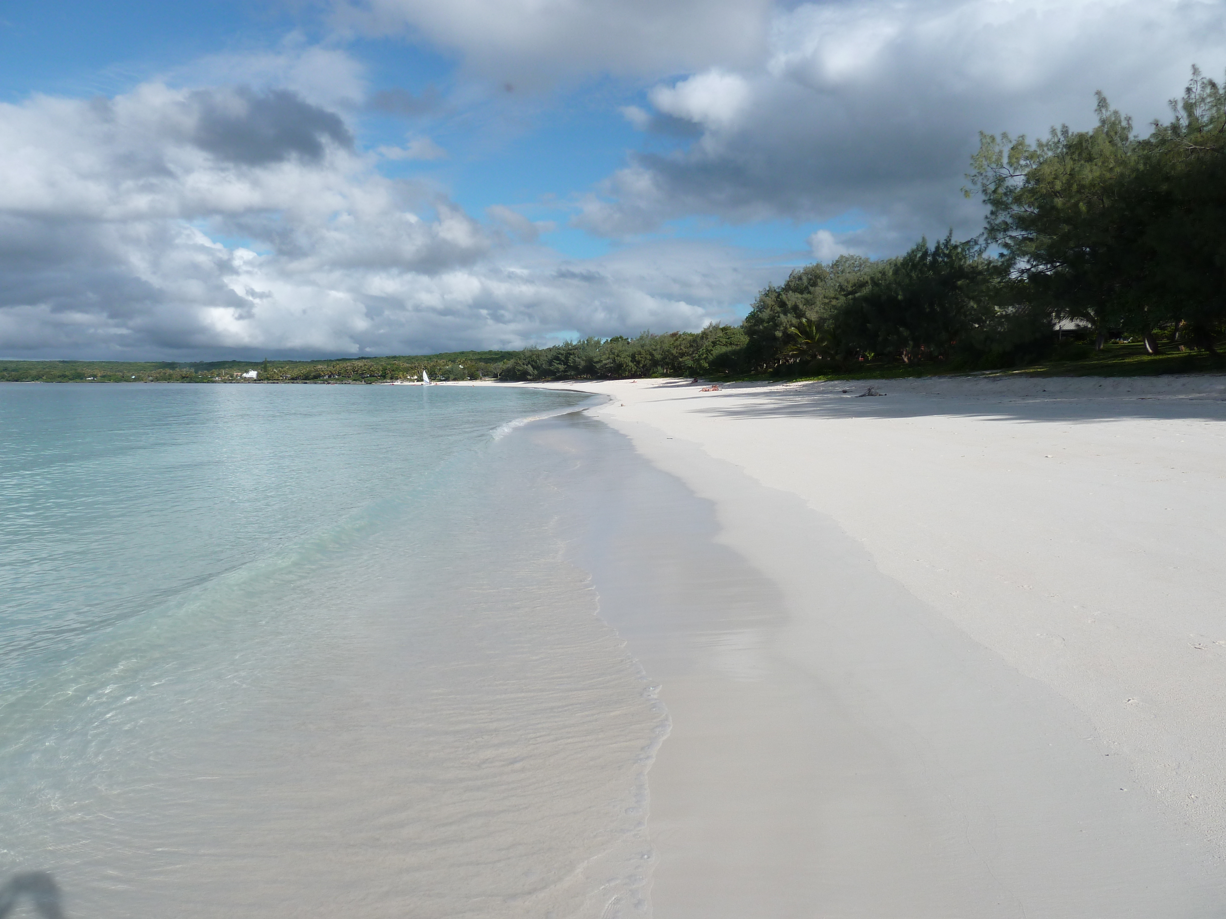 รูปถ่าย นิวแคลิโดเนีย(New Caledonia) เกาะลีฟู(Lifou) อ่าวชาโตบรีย็อง(Chateaubriand Bay) 2010-05 78
