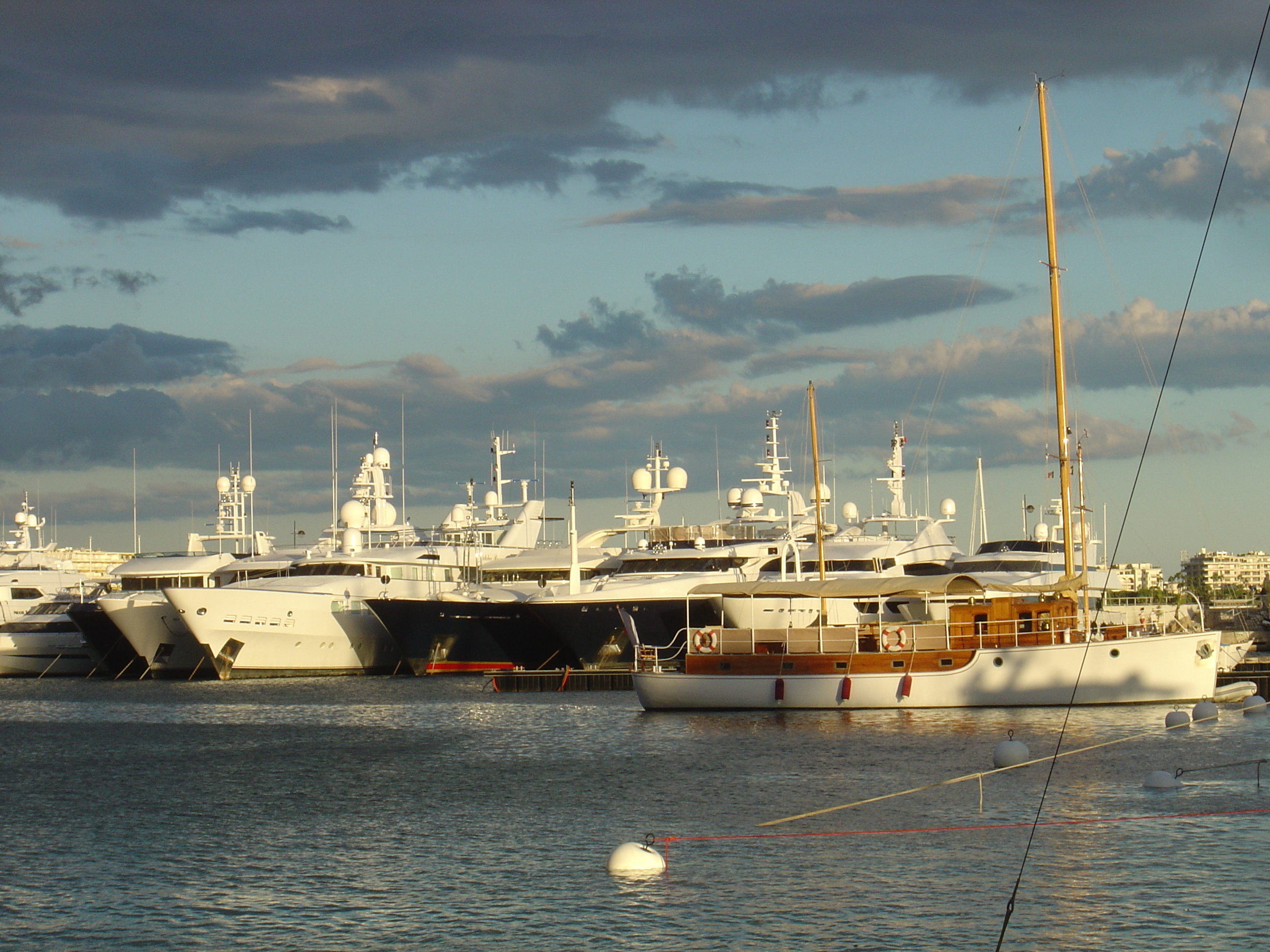 รูปถ่าย ฝรั่งเศส(France) คานส์(Cannes) 2005-10 23