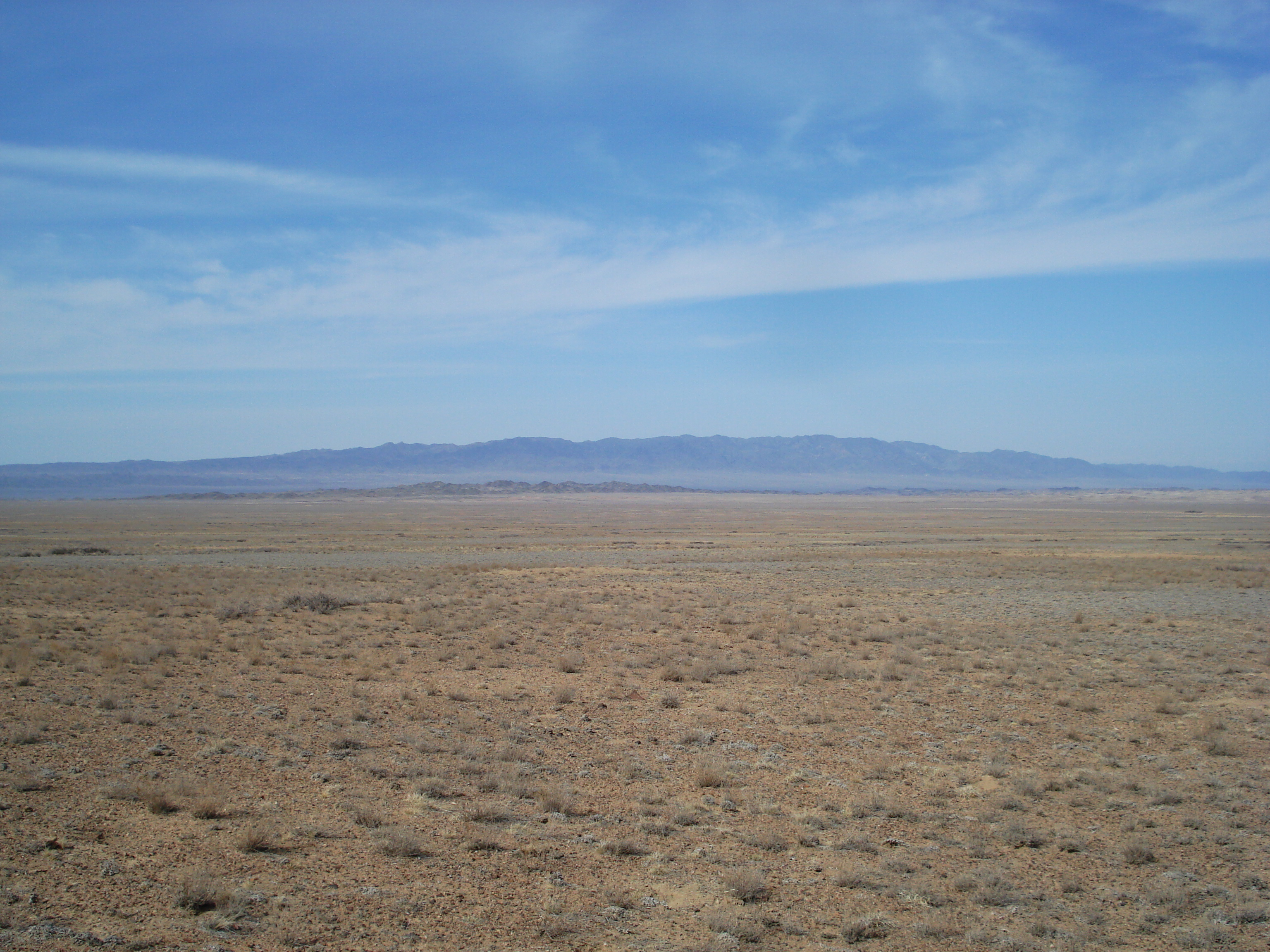 รูปถ่าย คาซัคสถาน(Kazakhstan) ถนนจากอัลมาตีไปหุบผาชารึน(Almaty to Charyn Canyon road) 2007-03 46