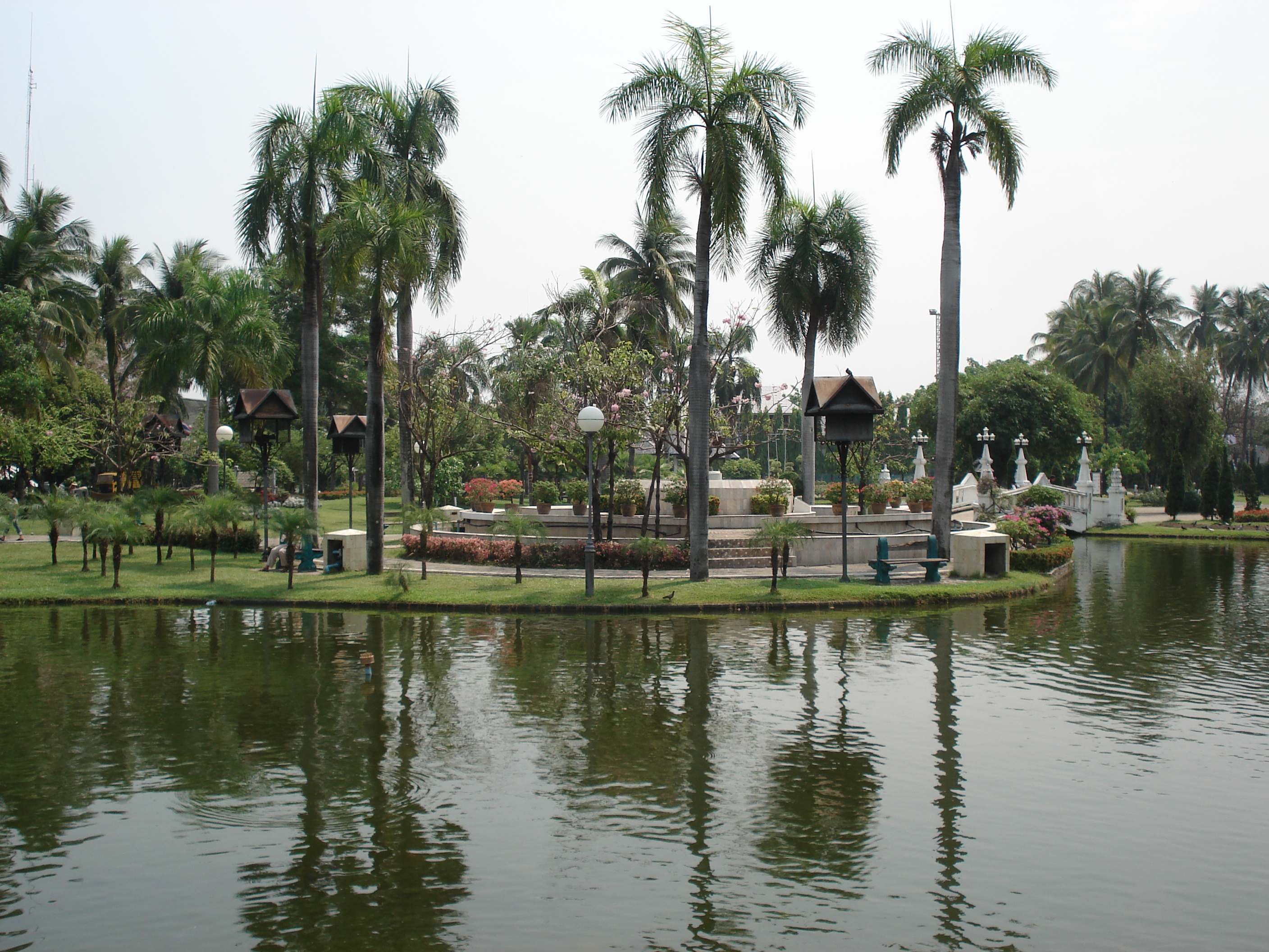 รูปถ่าย ไทย(Thailand) เชียงใหม่(Chiang Mai) ข้างในคุเมืองเชียงใหม่(Inside Canal) สวนบวกหาด(Buak Had Park) 2006-04 12
