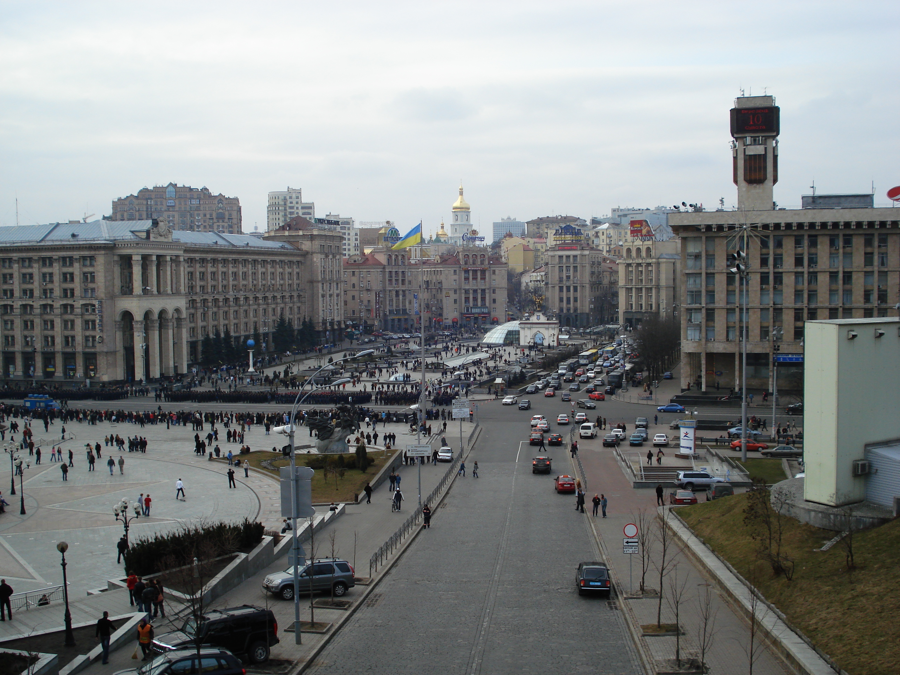 รูปถ่าย ยูเครน(Ukraine) เคียฟ(Kiev) ถนนเครชชาตือค(Kreschatyk Street) 2007-03 39