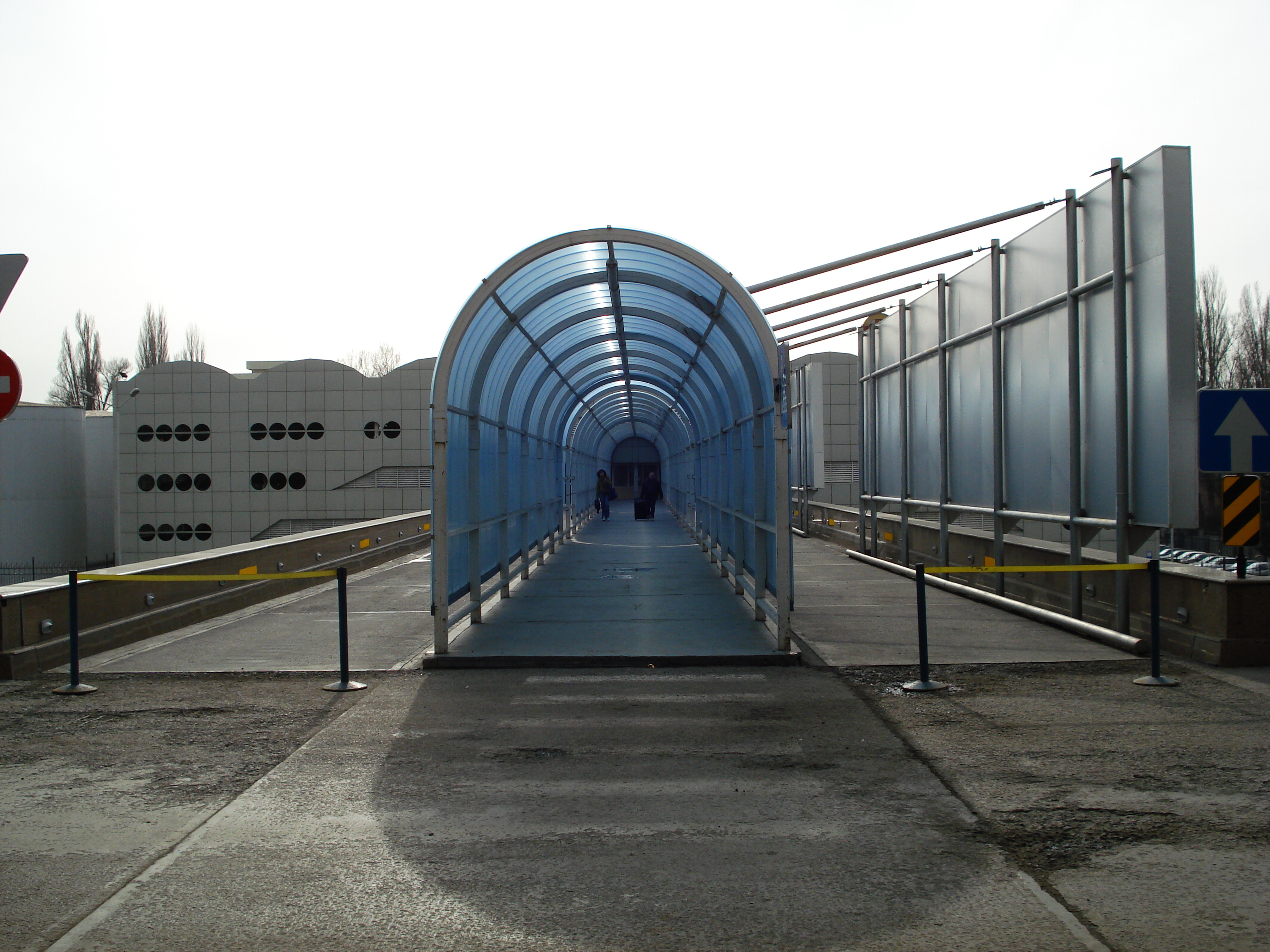รูปถ่าย คาซัคสถาน(Kazakhstan) ท่าอากาศยานอัลมาตี(Almaty Airport) 2007-03 27