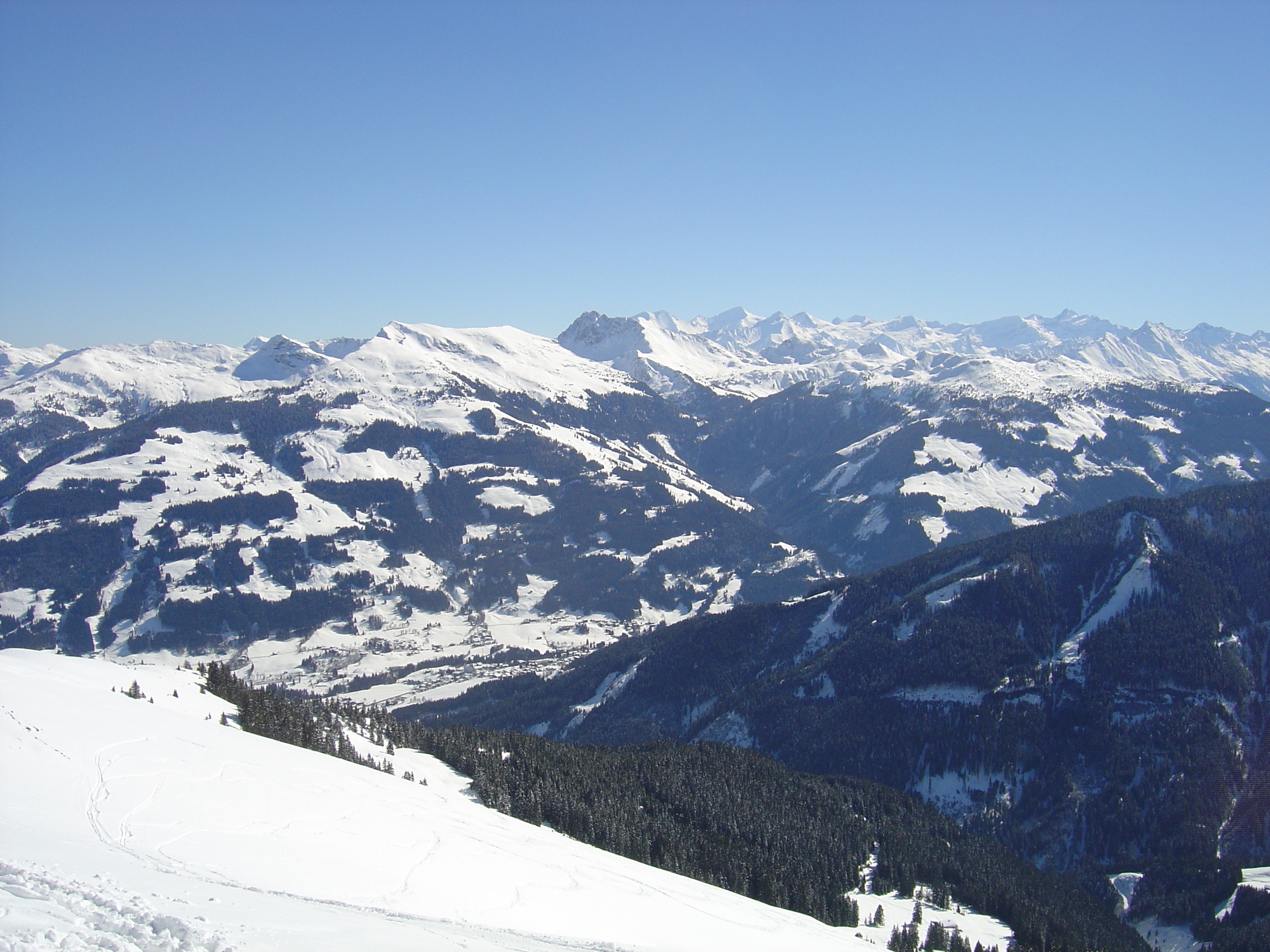 รูปถ่าย ออสเตรีย(Austria) คิทซ์บูเฮล(Kitzbuhel) สกี(Ski) 2005-03 103