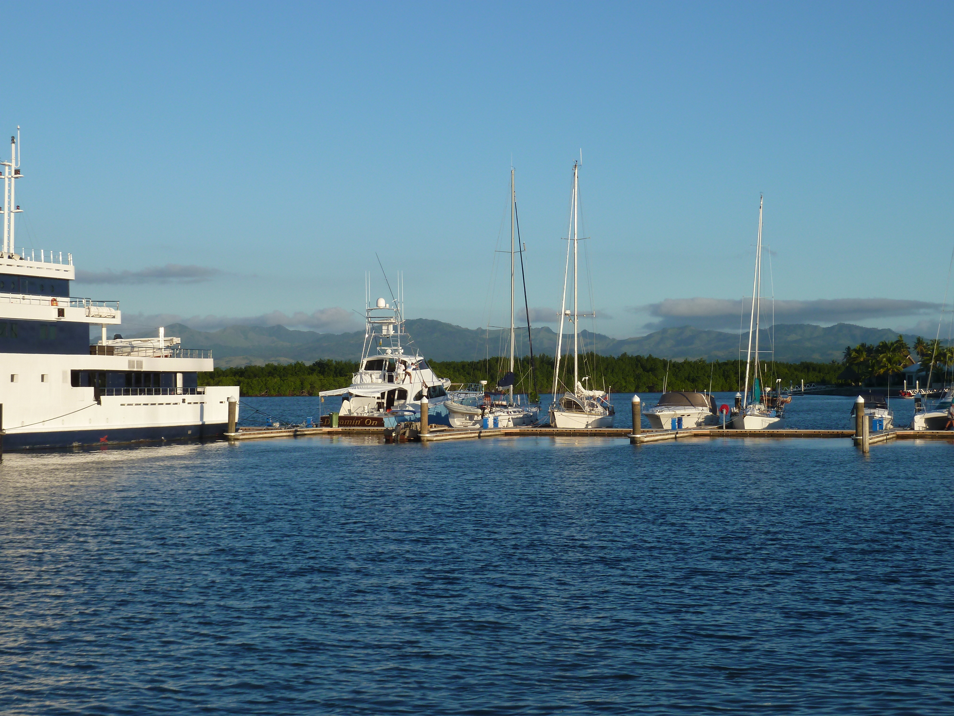 รูปถ่าย ฟิจิ(Fiji) ท่าเรือเดนาเรา(Port Denarau) 2010-05 52