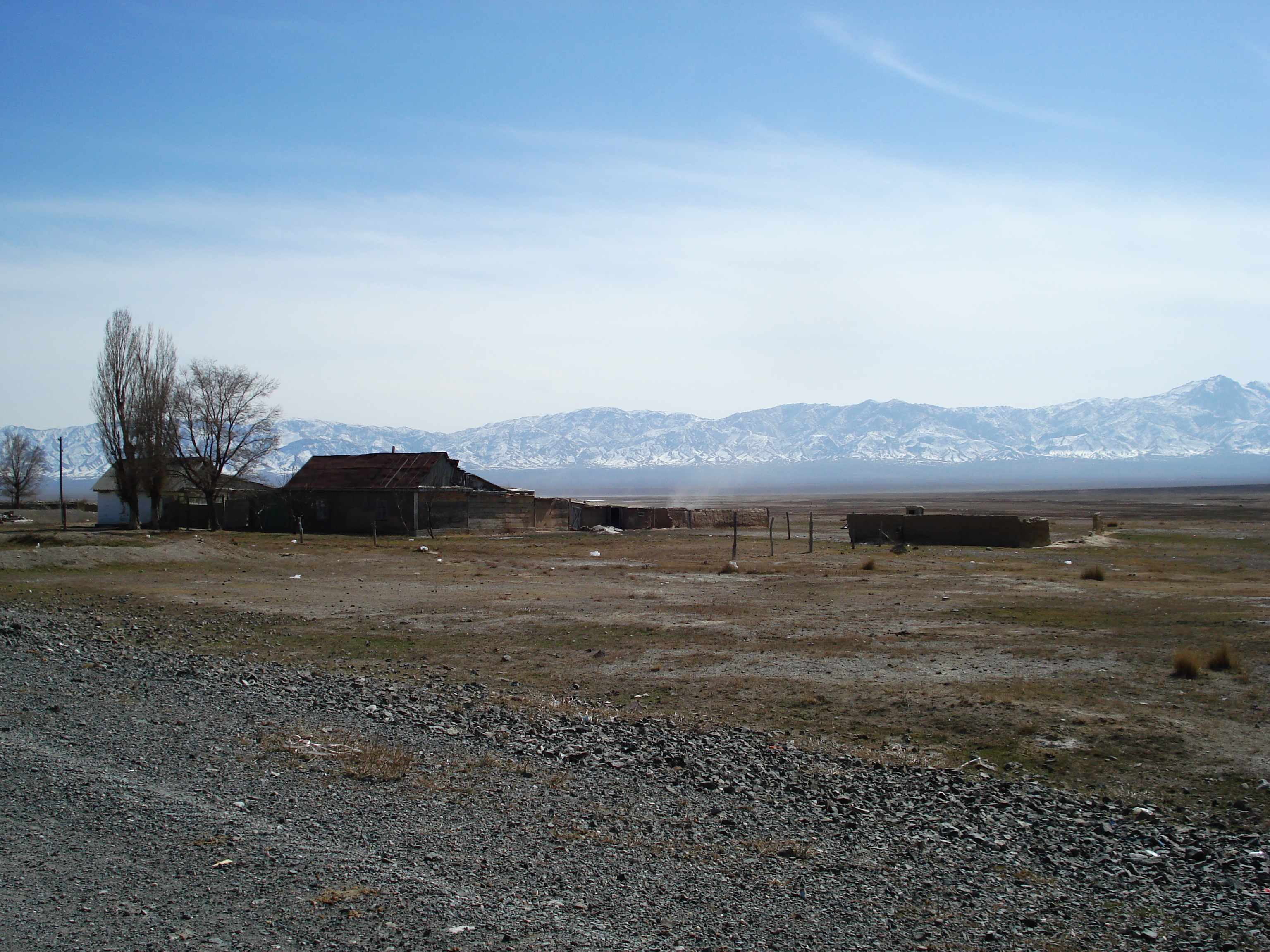 รูปถ่าย คาซัคสถาน(Kazakhstan) ถนนจากอัลมาตีไปหุบผาชารึน(Almaty to Charyn Canyon road) 2007-03 48