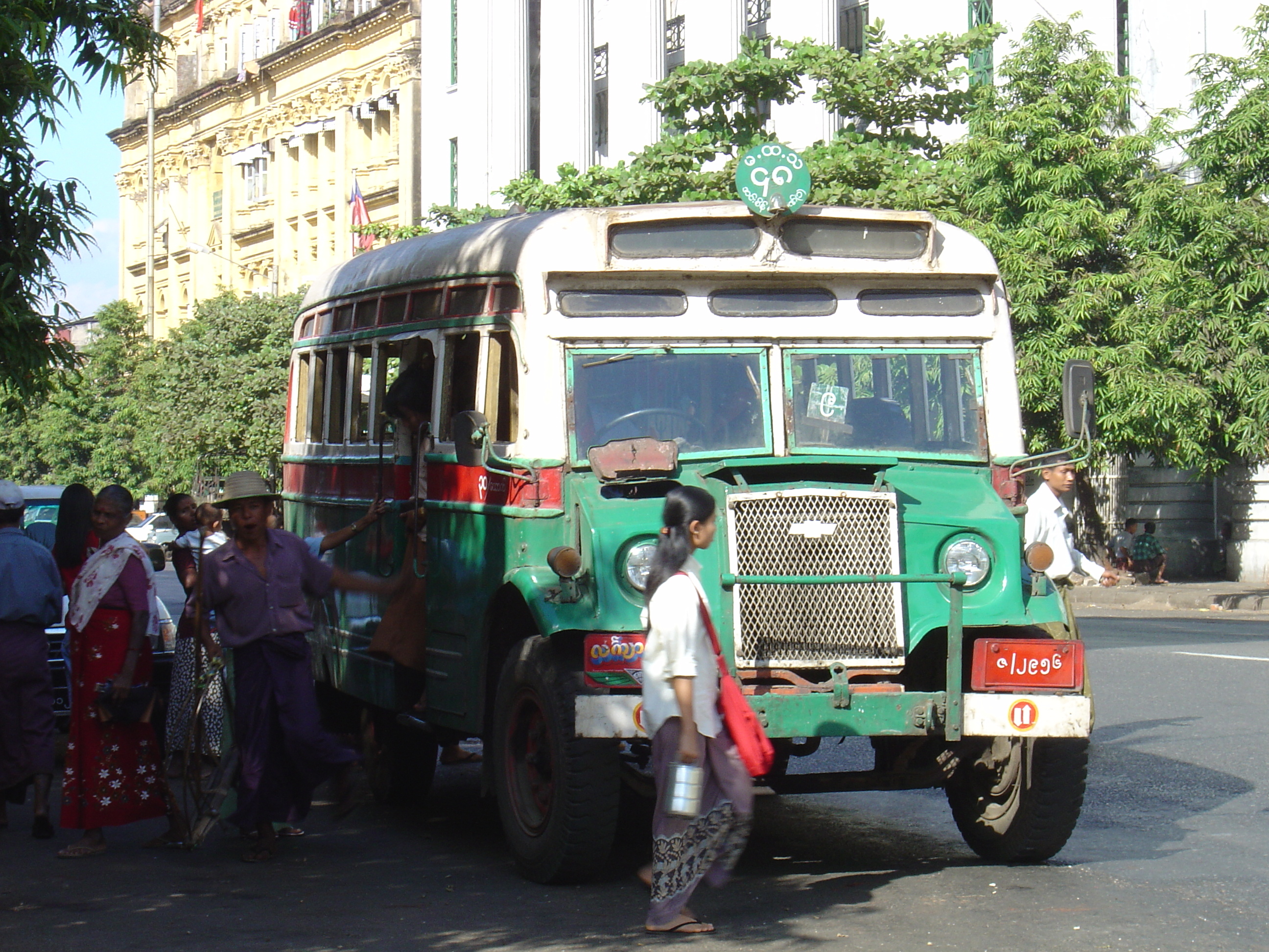 รูปถ่าย พม่า(Myanmar) ย่างกุ้ง(Yangon) 2005-01 200
