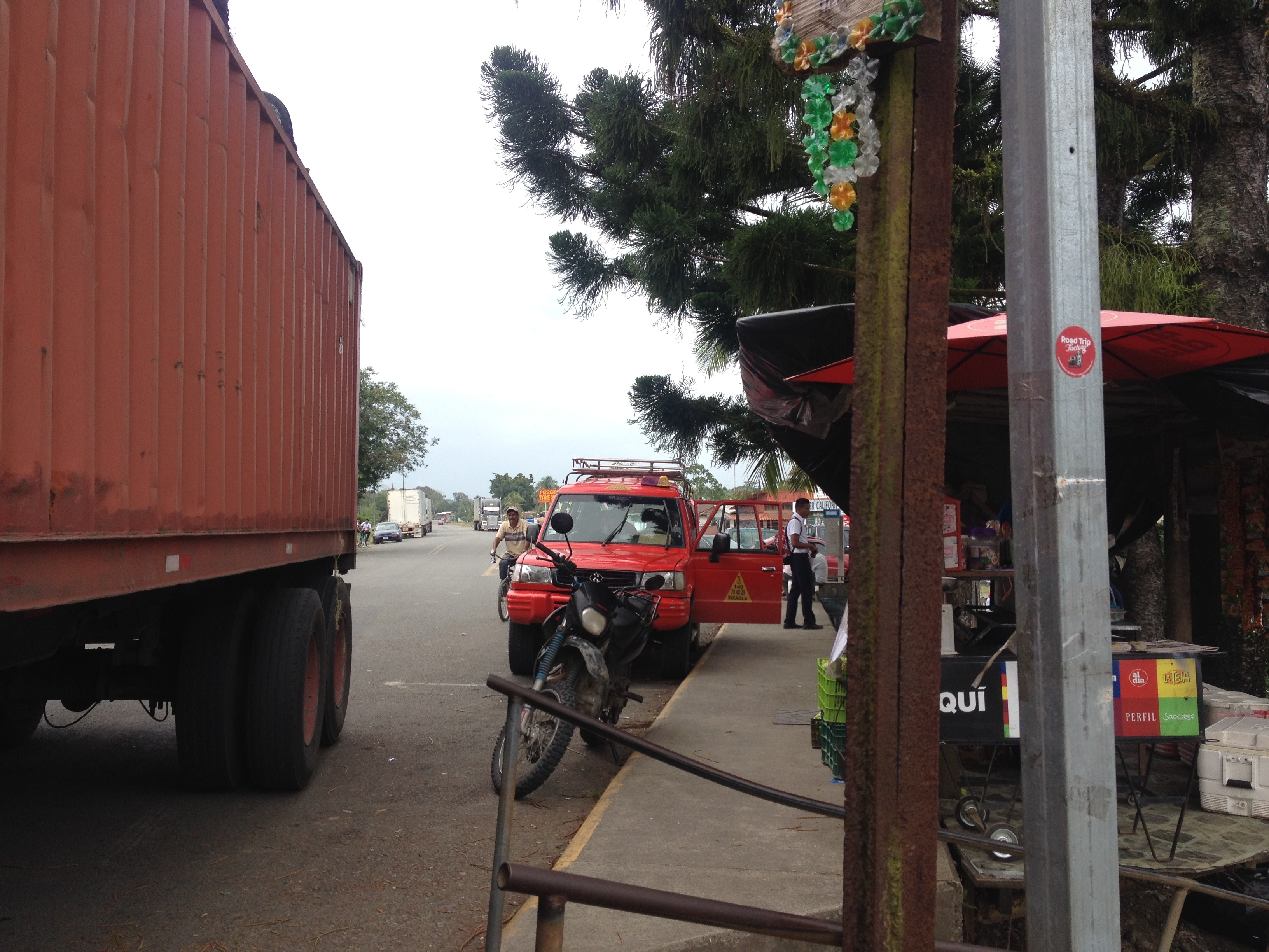 รูปถ่าย คอสตาริกา(Costa Rica) ฝั่งทะเลแคริบเบียน(Caribbean Border) 2015-03 23