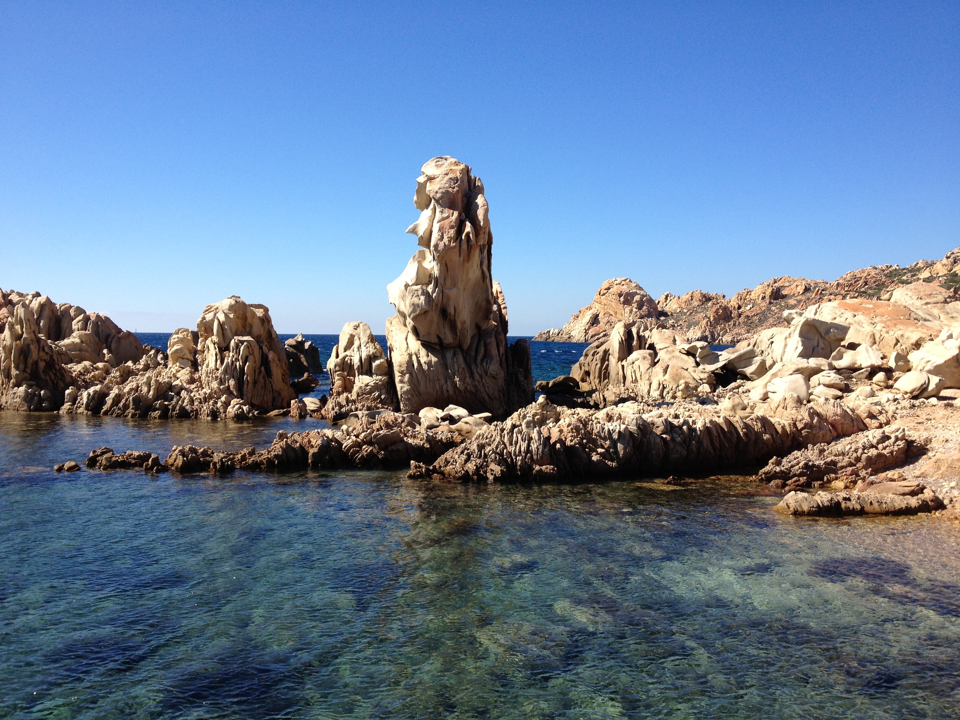 รูปถ่าย อิตาลี(Italy) อ่าวกาลาลุงกา(Cala Lunga) 2012-09 38