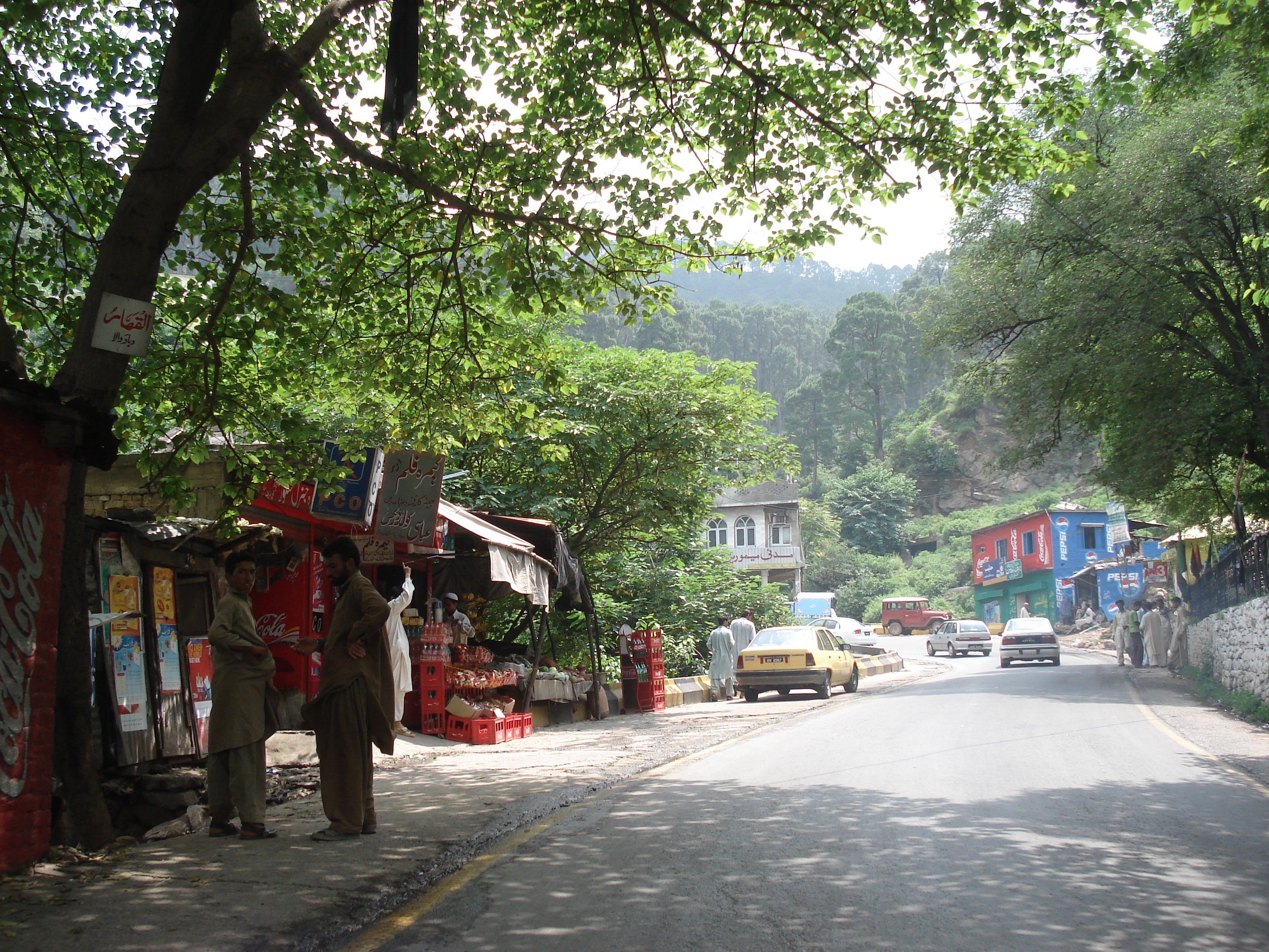 รูปถ่าย ปากีสถาน(Pakistan) ถนนจากอิสลามาบัดไปมัรรี(Islamabad to Murree road) 2006-08 27