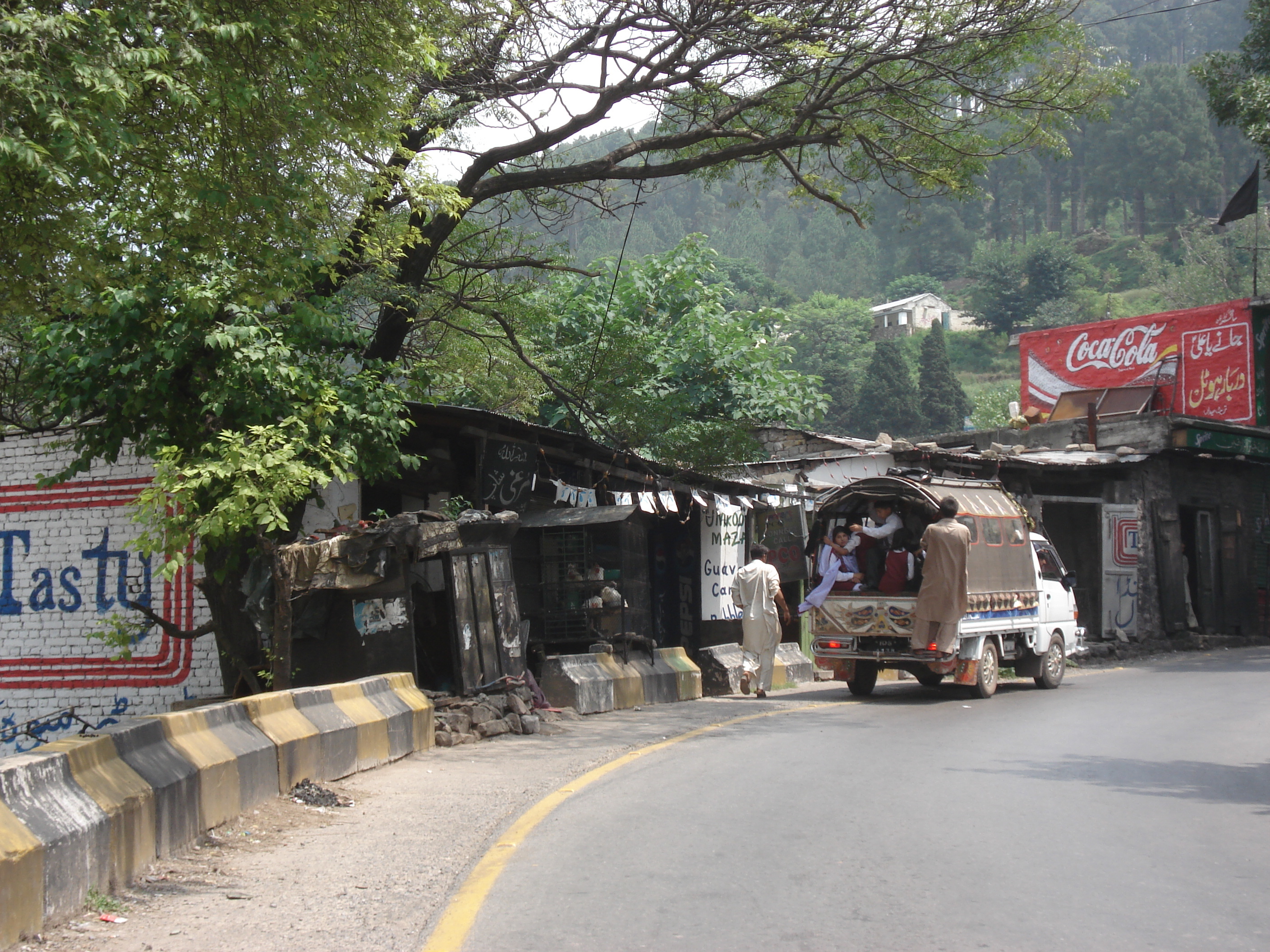 รูปถ่าย ปากีสถาน(Pakistan) ถนนจากอิสลามาบัดไปมัรรี(Islamabad to Murree road) 2006-08 32