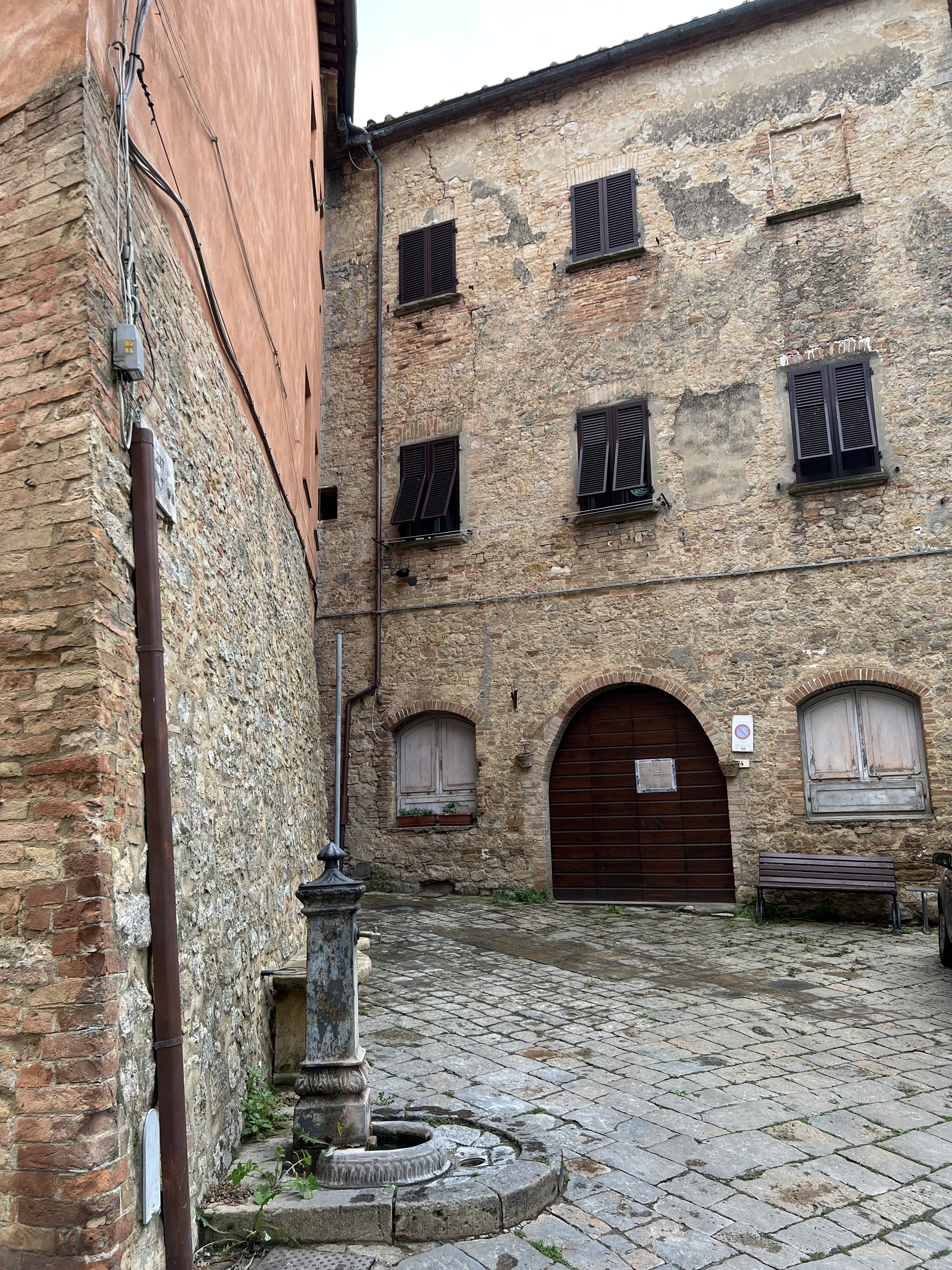 รูปถ่าย อิตาลี(Italy) วอลแตร์รา(Volterra) 2021-09 136