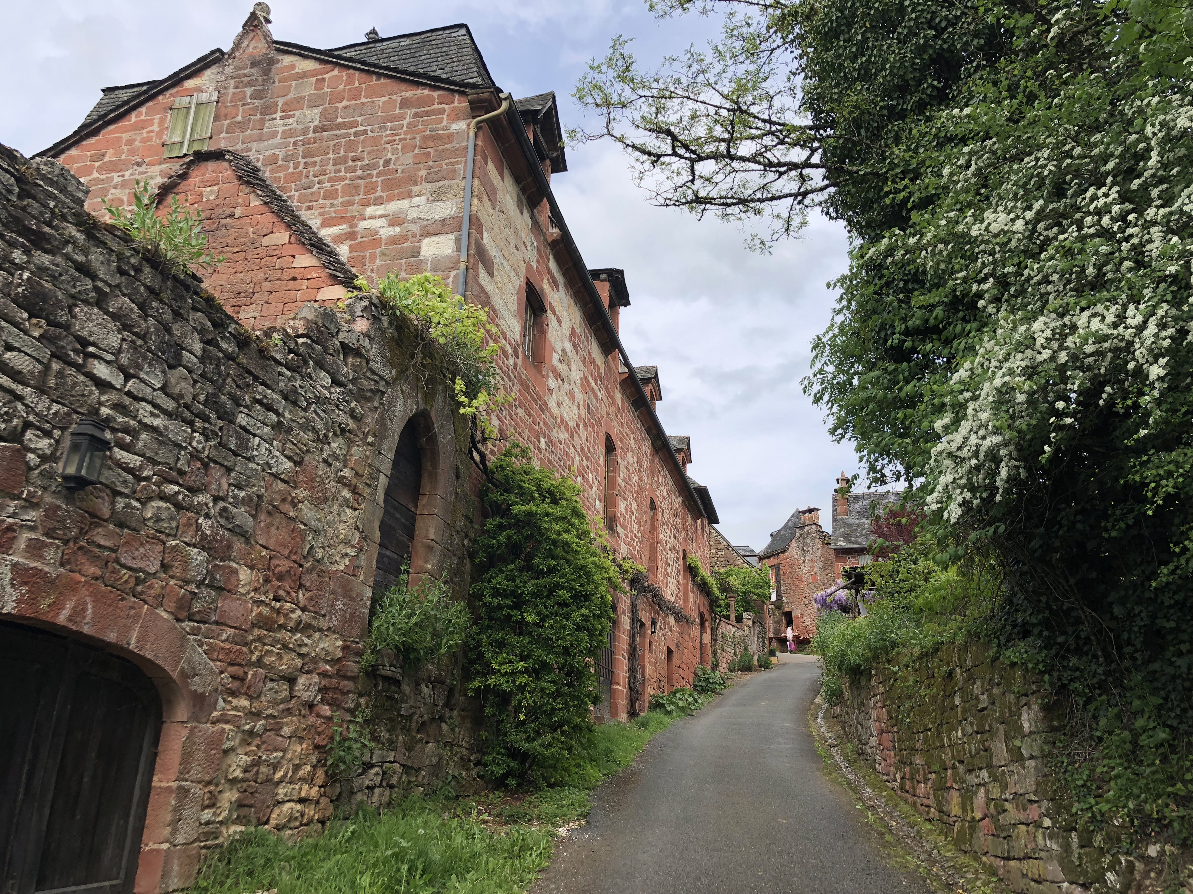 รูปถ่าย ฝรั่งเศส(France) กอลงฌ์-ลา-รูฌ(Collonges la Rouge) 2018-04 71