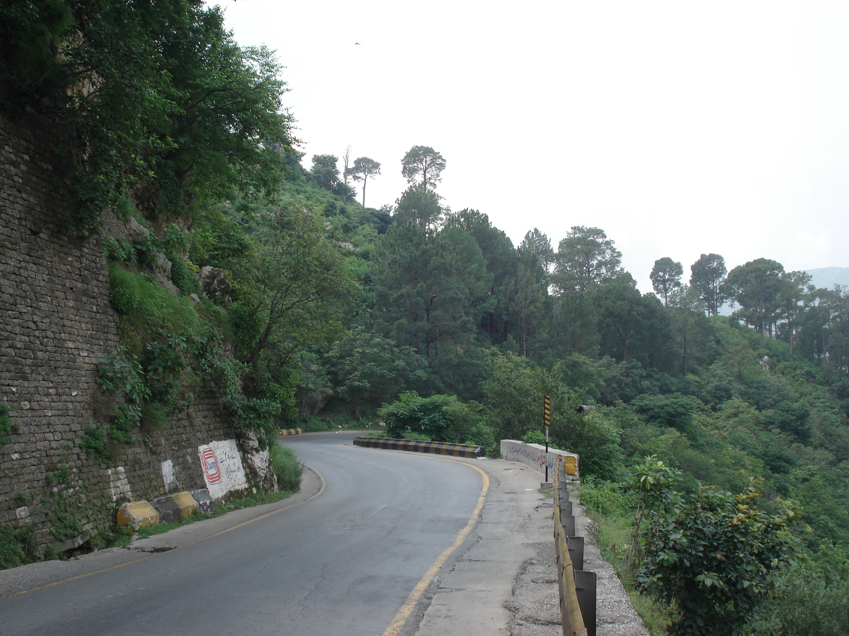 รูปถ่าย ปากีสถาน(Pakistan) ถนนจากอิสลามาบัดไปมัรรี(Islamabad to Murree road) 2006-08 72