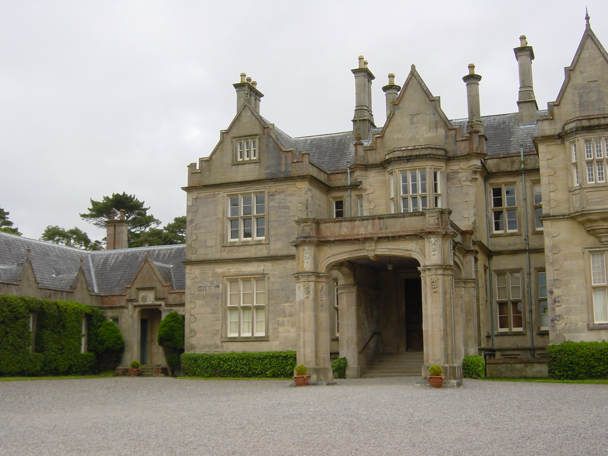 รูปถ่าย ไอร์แลนด์(Ireland) เคอร์รี่(Kerry) สวนสาธารณะคิลลาร์นีย์เนชั่นเนล(Killarney National Park) บ้านมัครอส(Muckross House) 2004-05 20