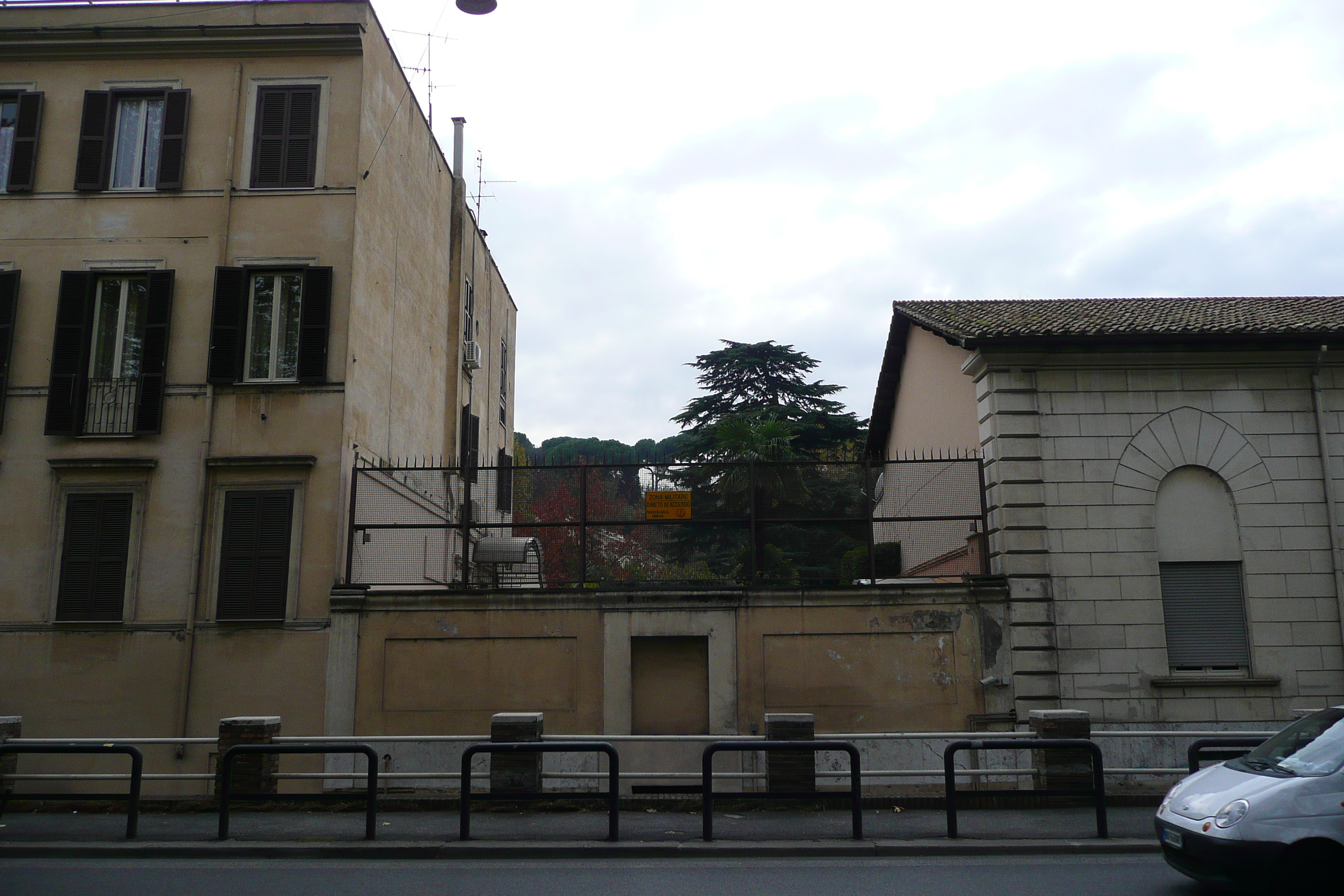 รูปถ่าย อิตาลี(Italy) โรม(Rome) ถนนริมน้ำจานีโกเลนเซ(Lungotevere Gianicolense) 2007-11 9