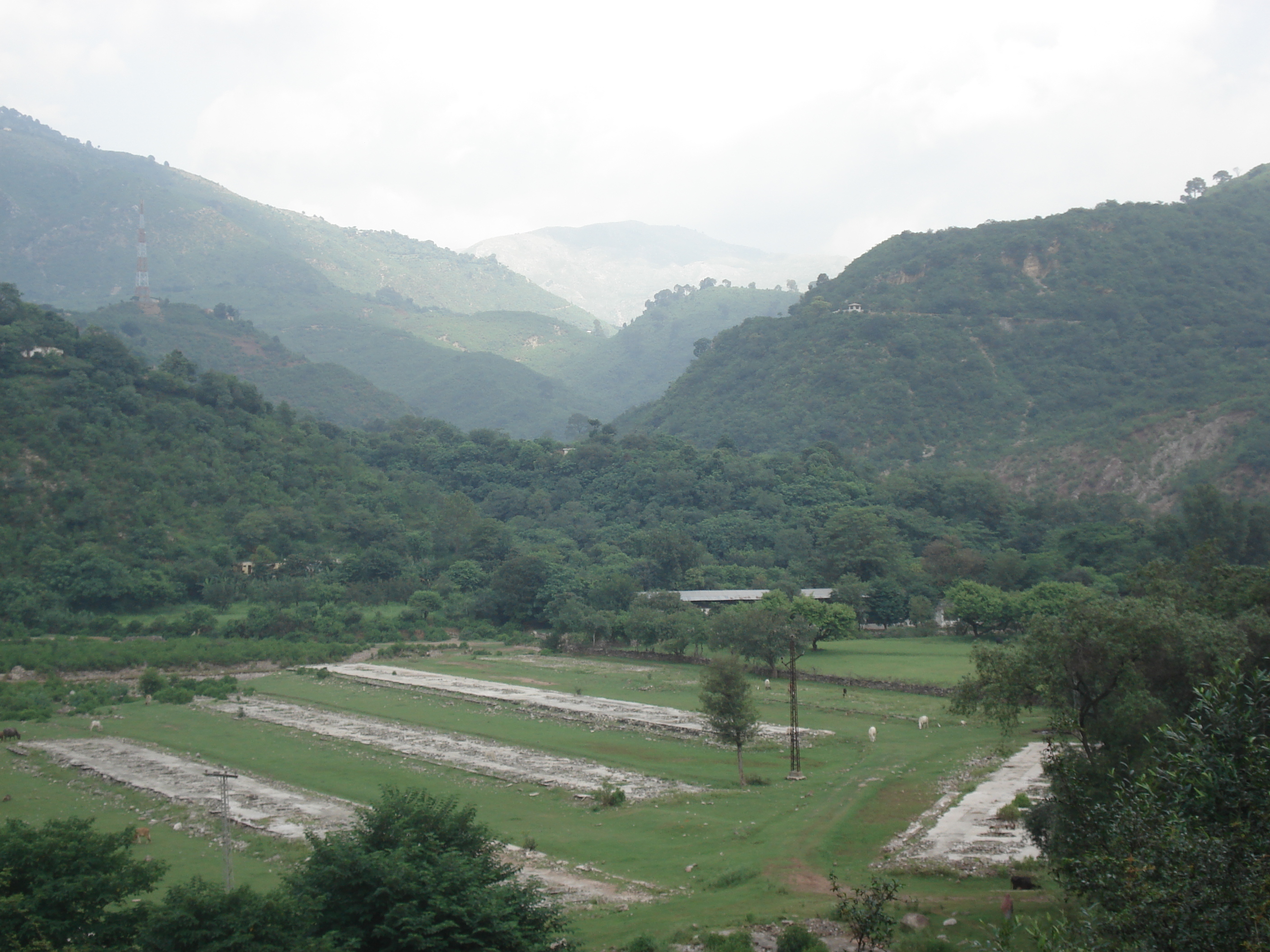 รูปถ่าย ปากีสถาน(Pakistan) ถนนจากอิสลามาบัดไปมัรรี(Islamabad to Murree road) 2006-08 55