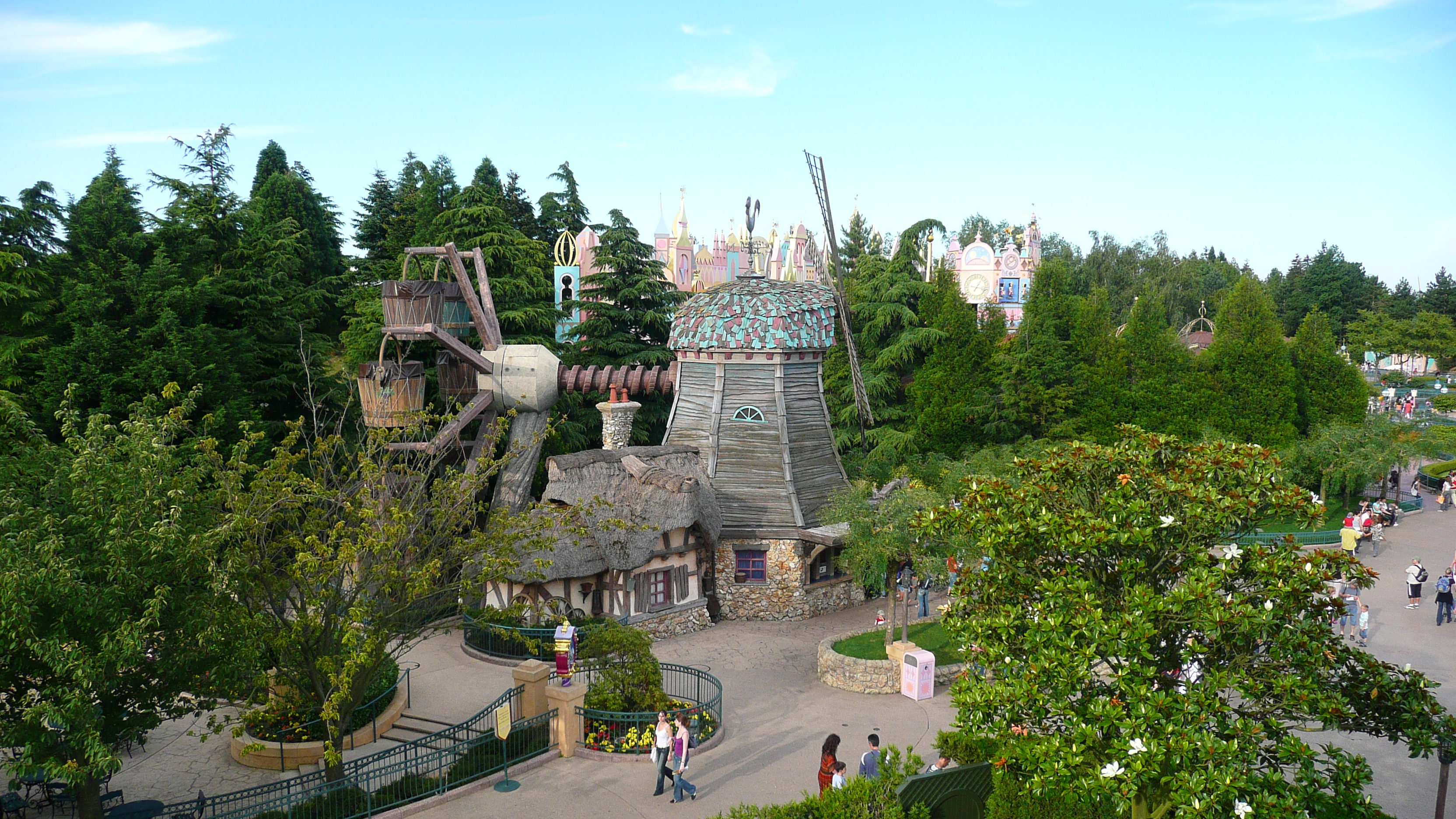 รูปถ่าย ฝรั่งเศส(France) ดิสนีย์แลนด์ปารีส(Disneyland Paris) เขาวงกตอลิซ(Alice Labyrinth) 2007-07 4