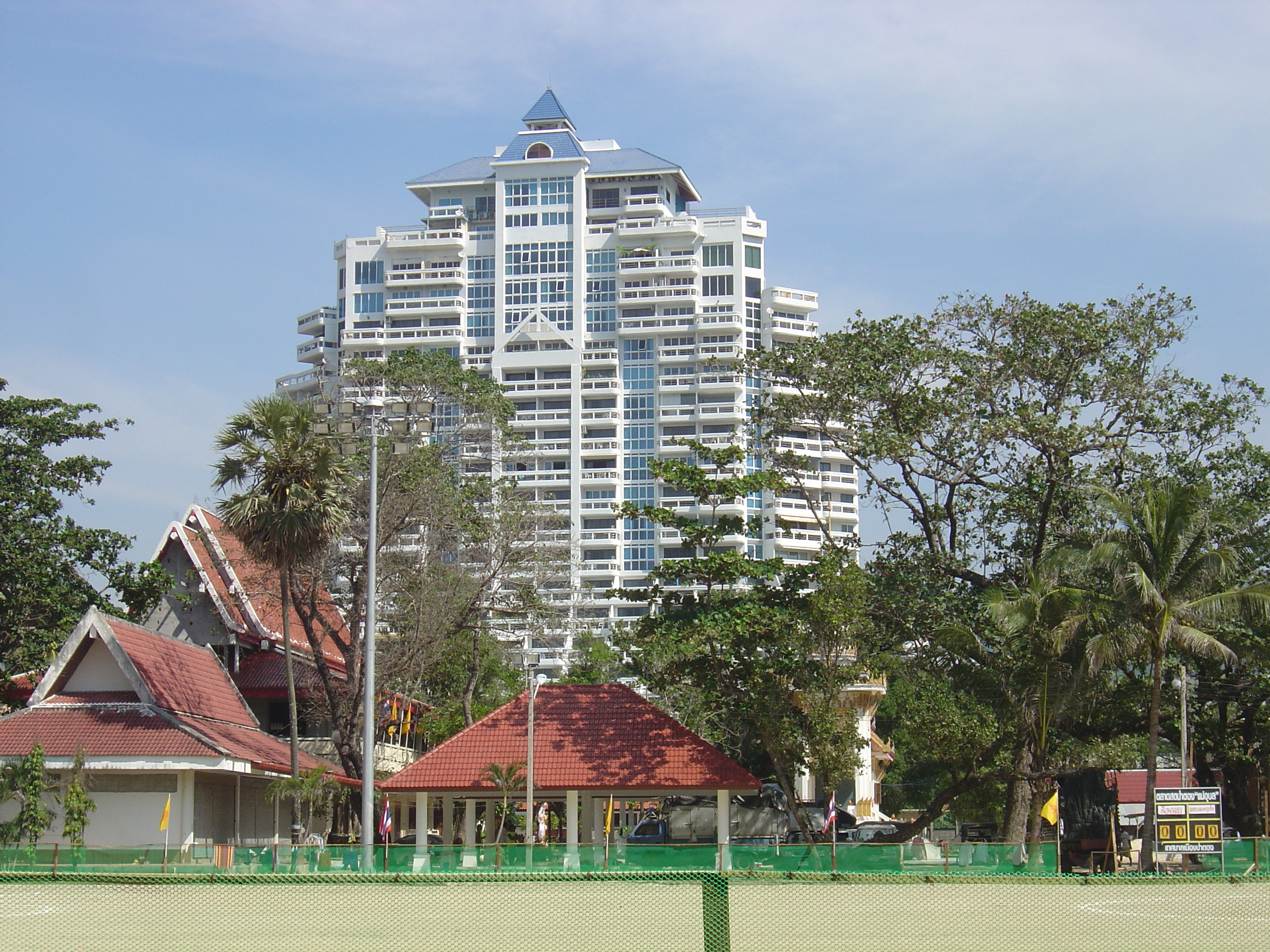 รูปถ่าย ไทย(Thailand) ภูเก็ต(Phuket) ป่าตอง(Patong) ถนนเลียบชายหาด(Beach Road) 2005-12 52