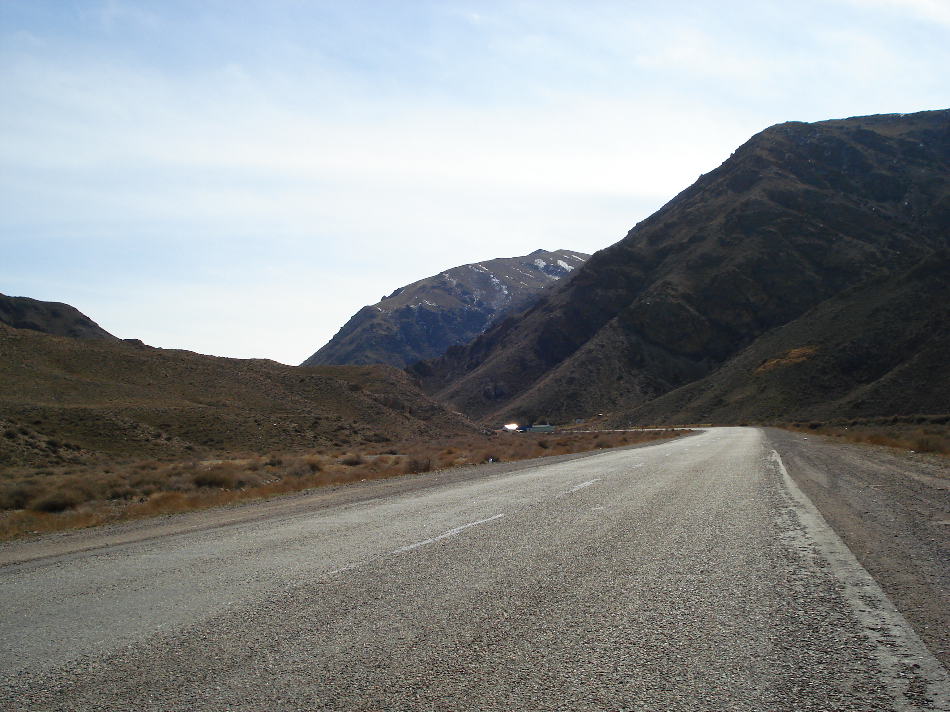 รูปถ่าย คาซัคสถาน(Kazakhstan) ถนนจากอัลมาตีไปหุบผาชารึน(Almaty to Charyn Canyon road) 2007-03 84