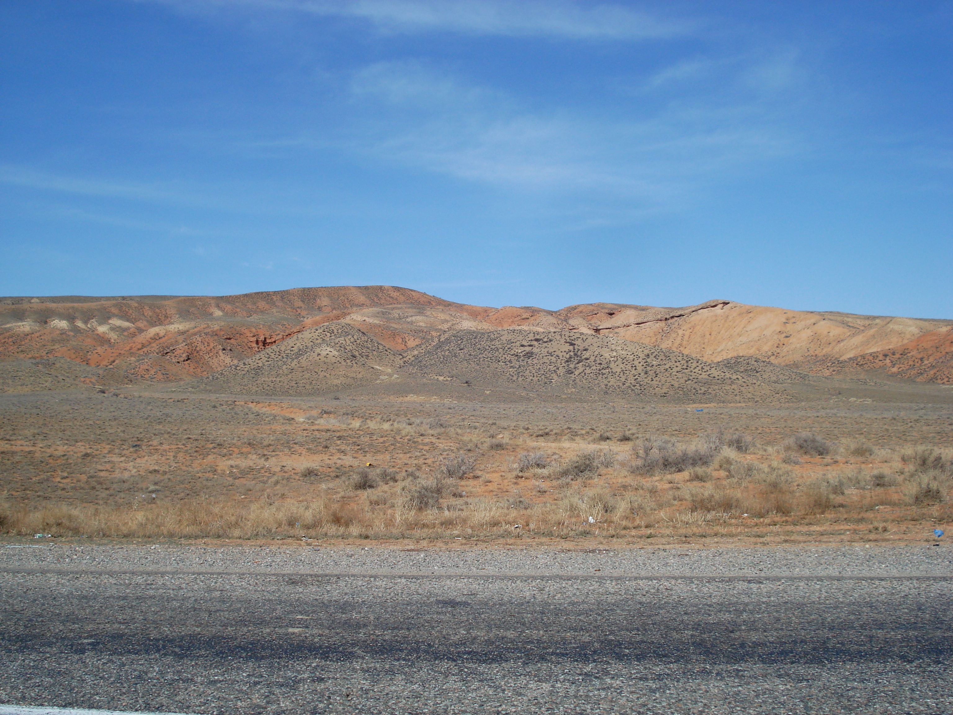รูปถ่าย คาซัคสถาน(Kazakhstan) ถนนจากอัลมาตีไปหุบผาชารึน(Almaty to Charyn Canyon road) 2007-03 97