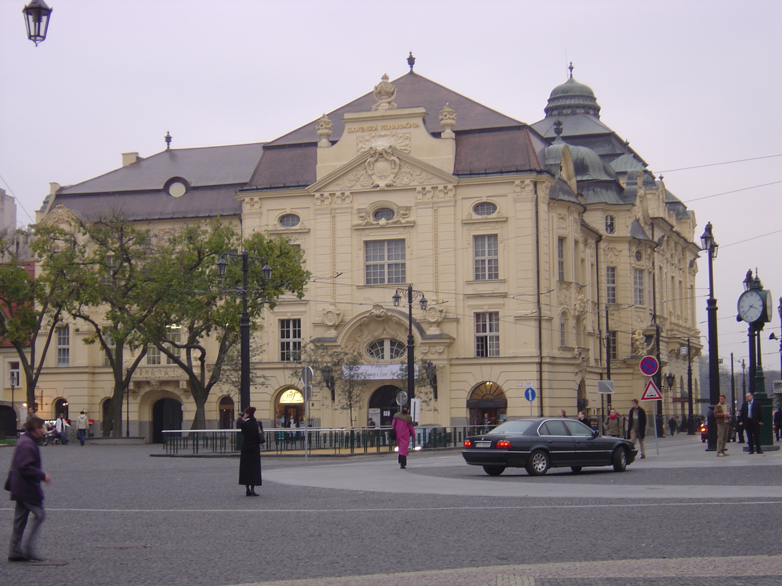 รูปถ่าย สโลวะเกีย(Slovakia) บราทิสลาวา(Bratislava) 2004-11 0