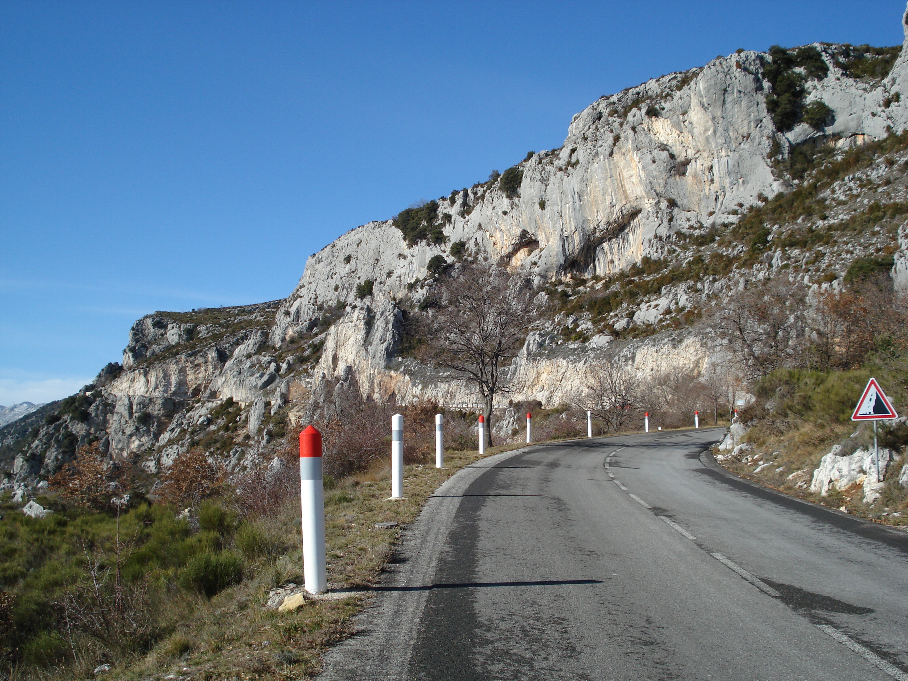 รูปถ่าย ฝรั่งเศส(France) ถนนจากกูร์เซกูลไปเกรโอลีแยร์-เล-เนจ(Coursegoule to Greolieres les neiges road) 2007-01 87