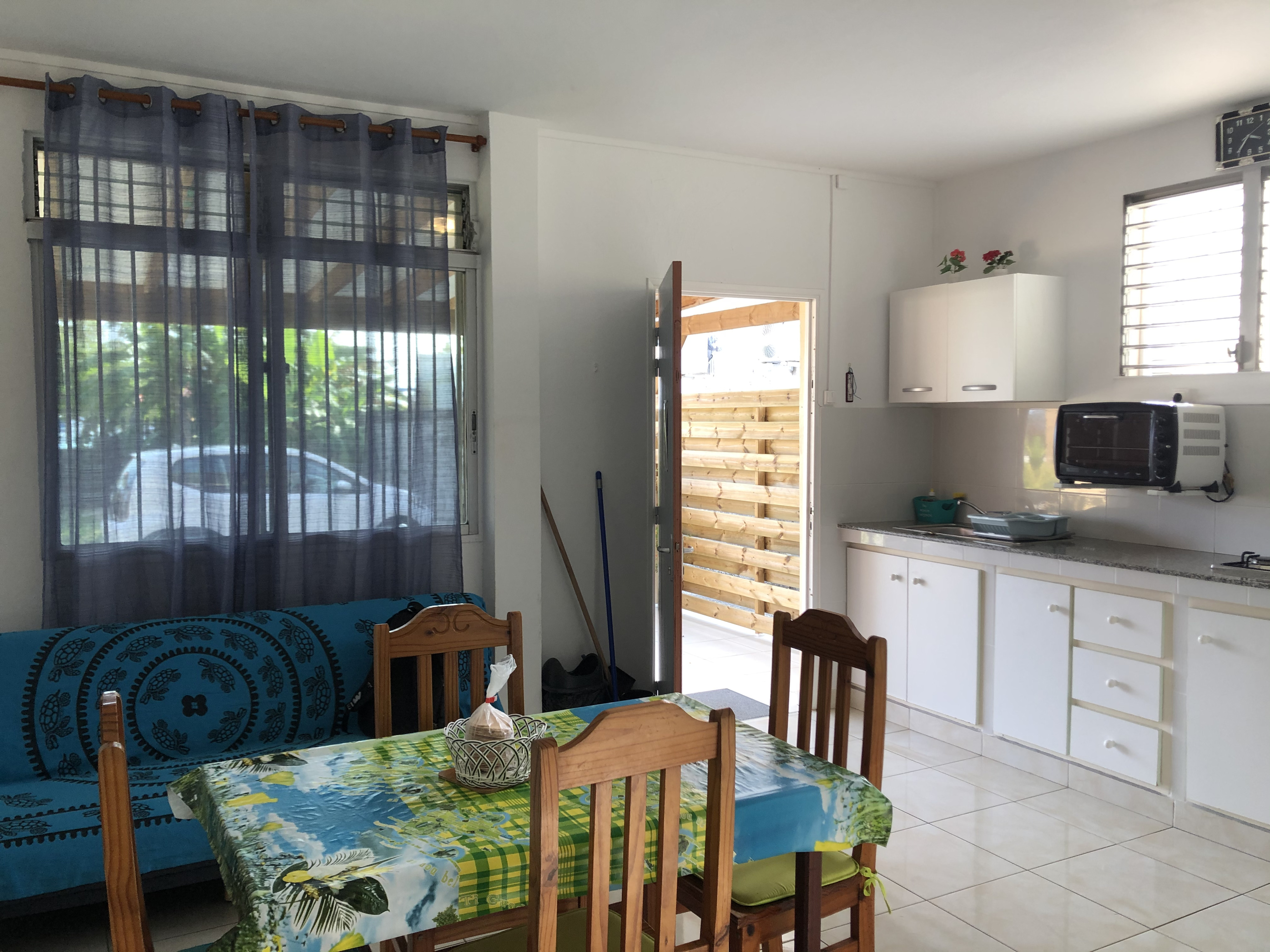 รูปถ่าย กวาเดอลูป(Guadeloupe) แซ็งตาน(Sainte Anne) 2021-02 102
