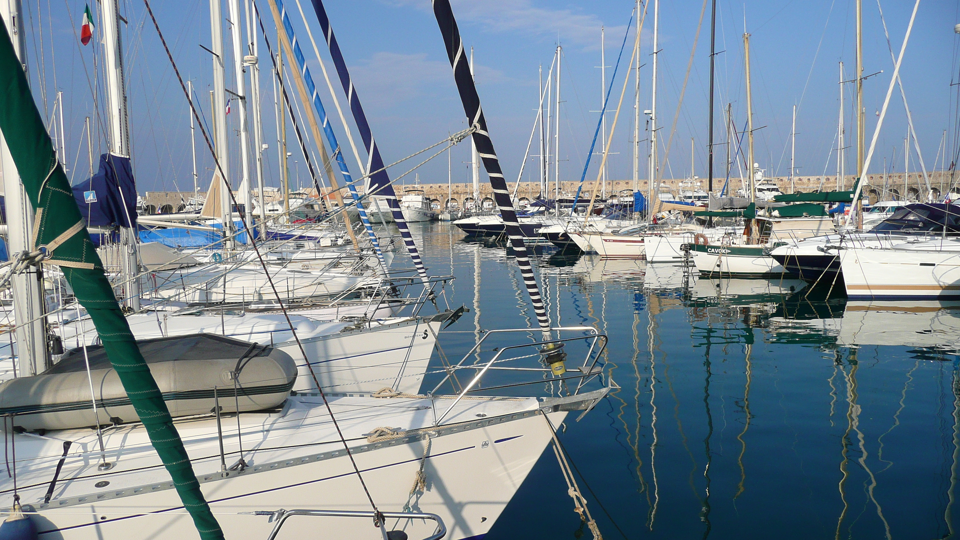 รูปถ่าย ฝรั่งเศส(France) อองทีป(Antibes) ท่าเรือโวบ็อง(Port Vauban) 2007-07 51
