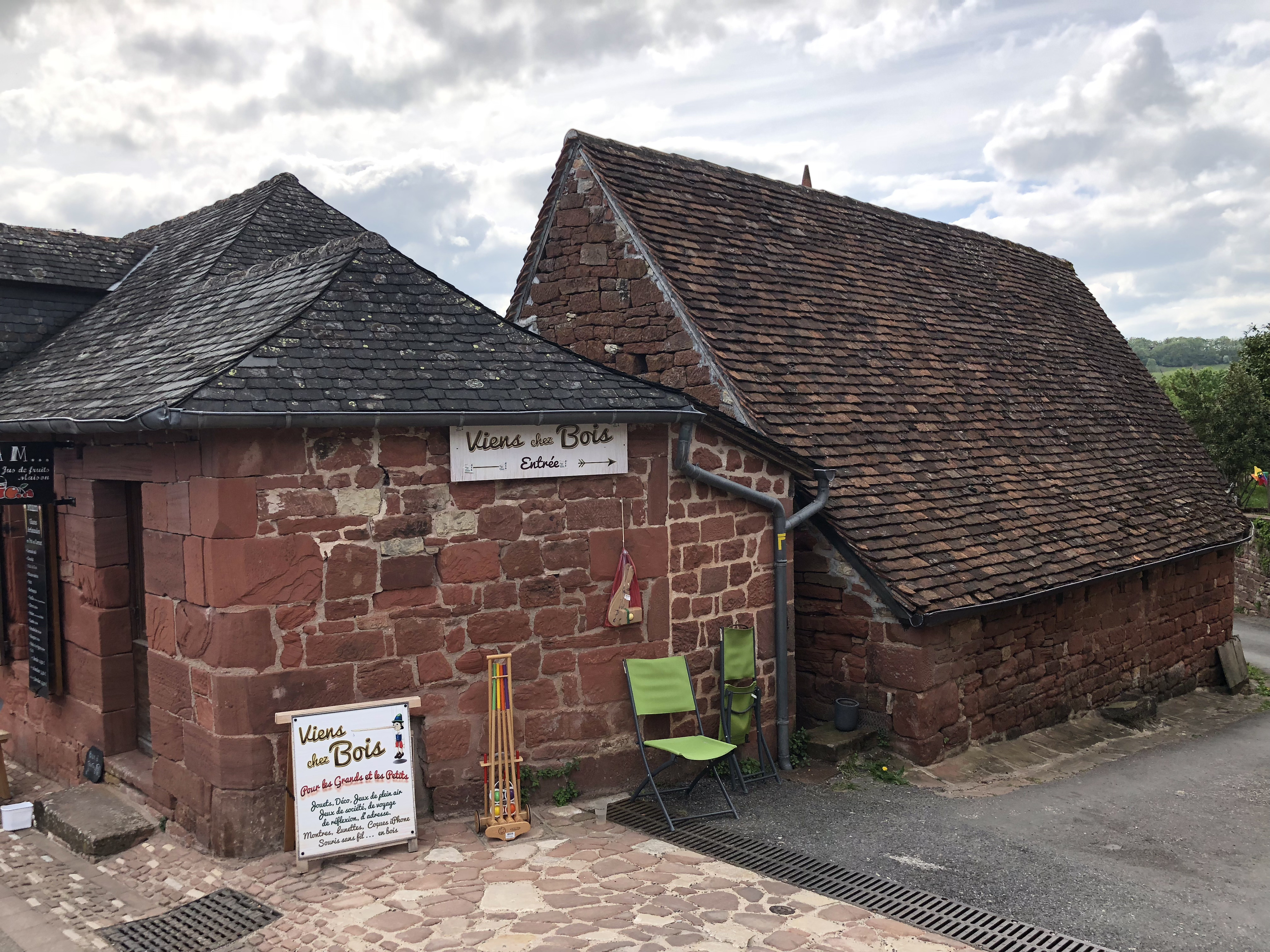 รูปถ่าย ฝรั่งเศส(France) กอลงฌ์-ลา-รูฌ(Collonges la Rouge) 2018-04 70