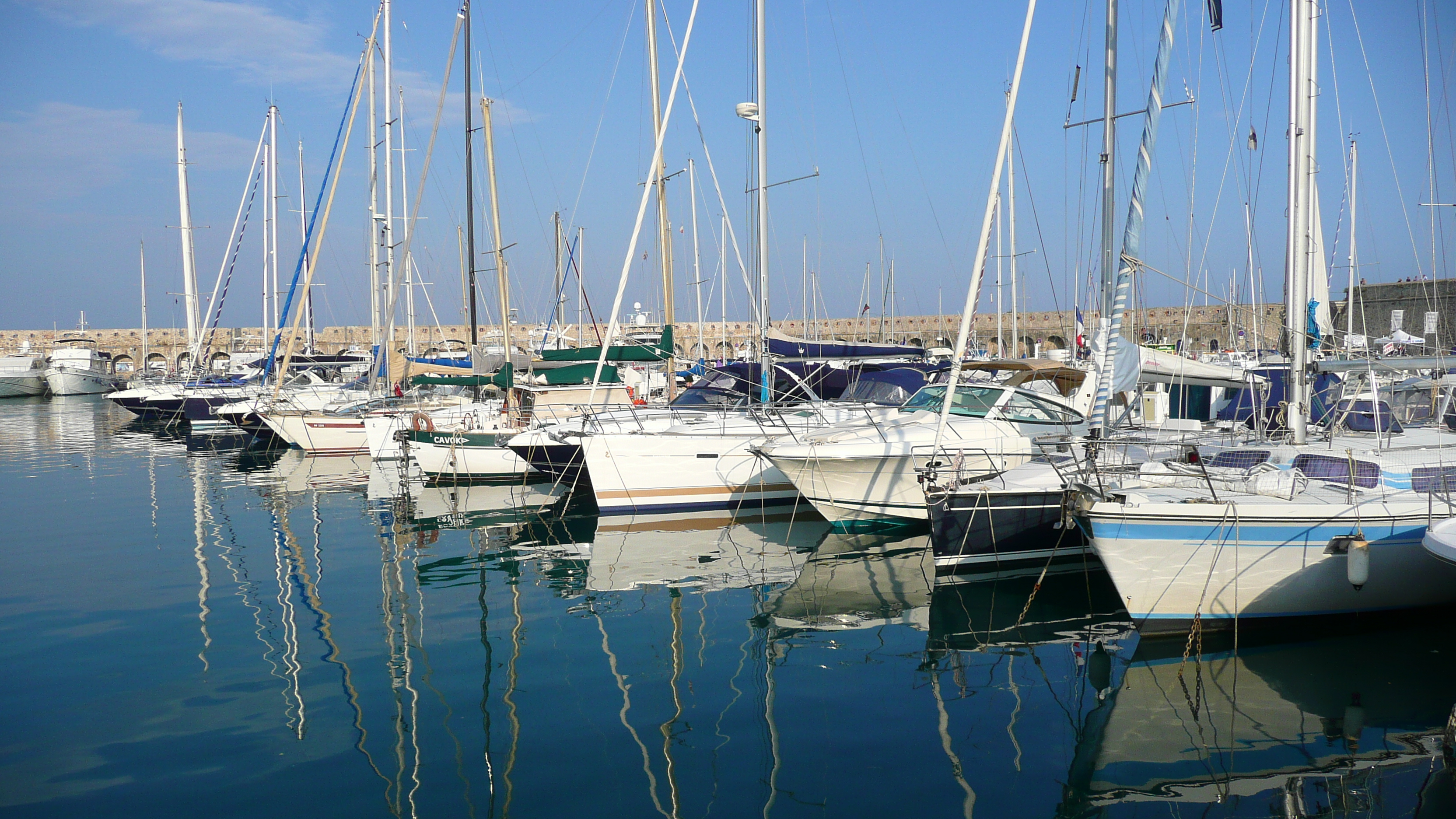 รูปถ่าย ฝรั่งเศส(France) อองทีป(Antibes) ท่าเรือโวบ็อง(Port Vauban) 2007-07 50