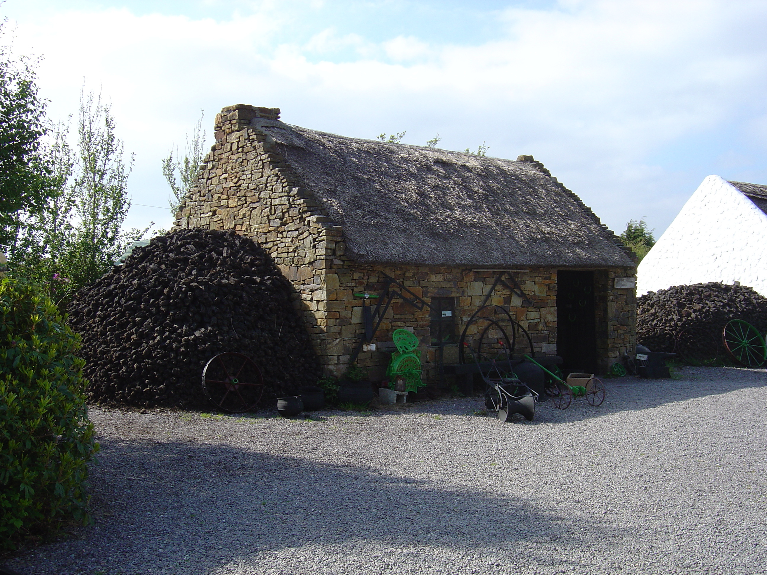 รูปถ่าย ไอร์แลนด์(Ireland) หมู่บ้านคอร์รี่บ็อก(Kerry Bog village) 2004-05 13