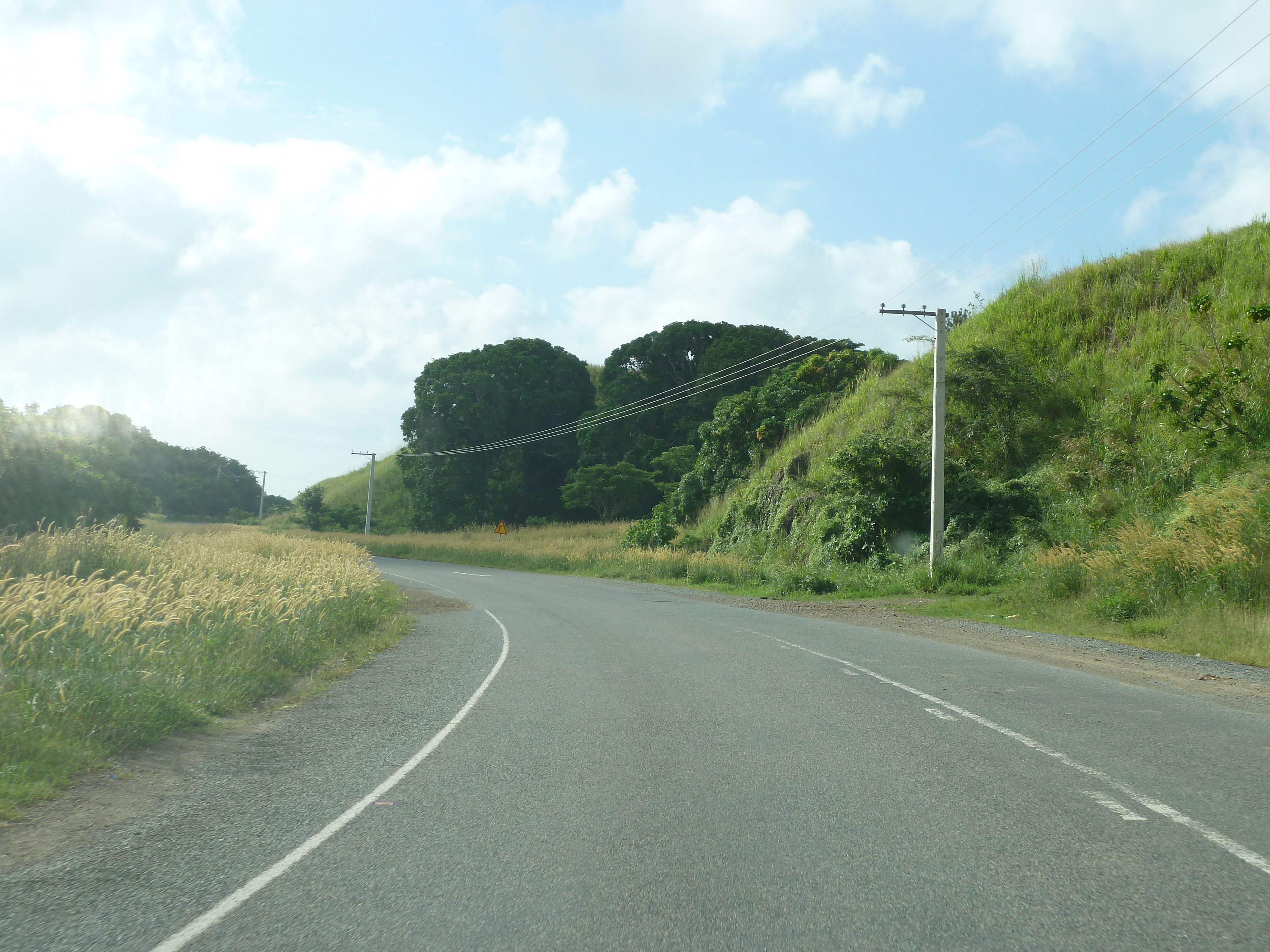 รูปถ่าย ฟิจิ(Fiji) ถนนจากนาดีไปนาตาโดลา(Nadi to Natadola road) 2010-05 51