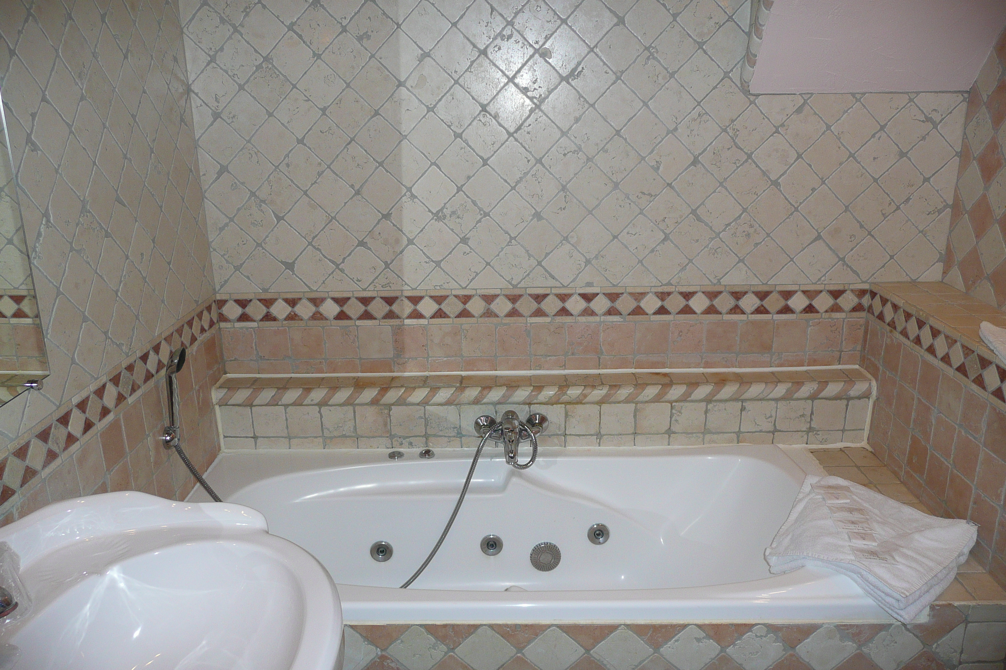 รูปถ่าย ฝรั่งเศส(France) โบแกร์(Beaucaire) โรงแรมเลด็อกตริแนร์(Les Doctrinaires Hotel) 2008-04 21
