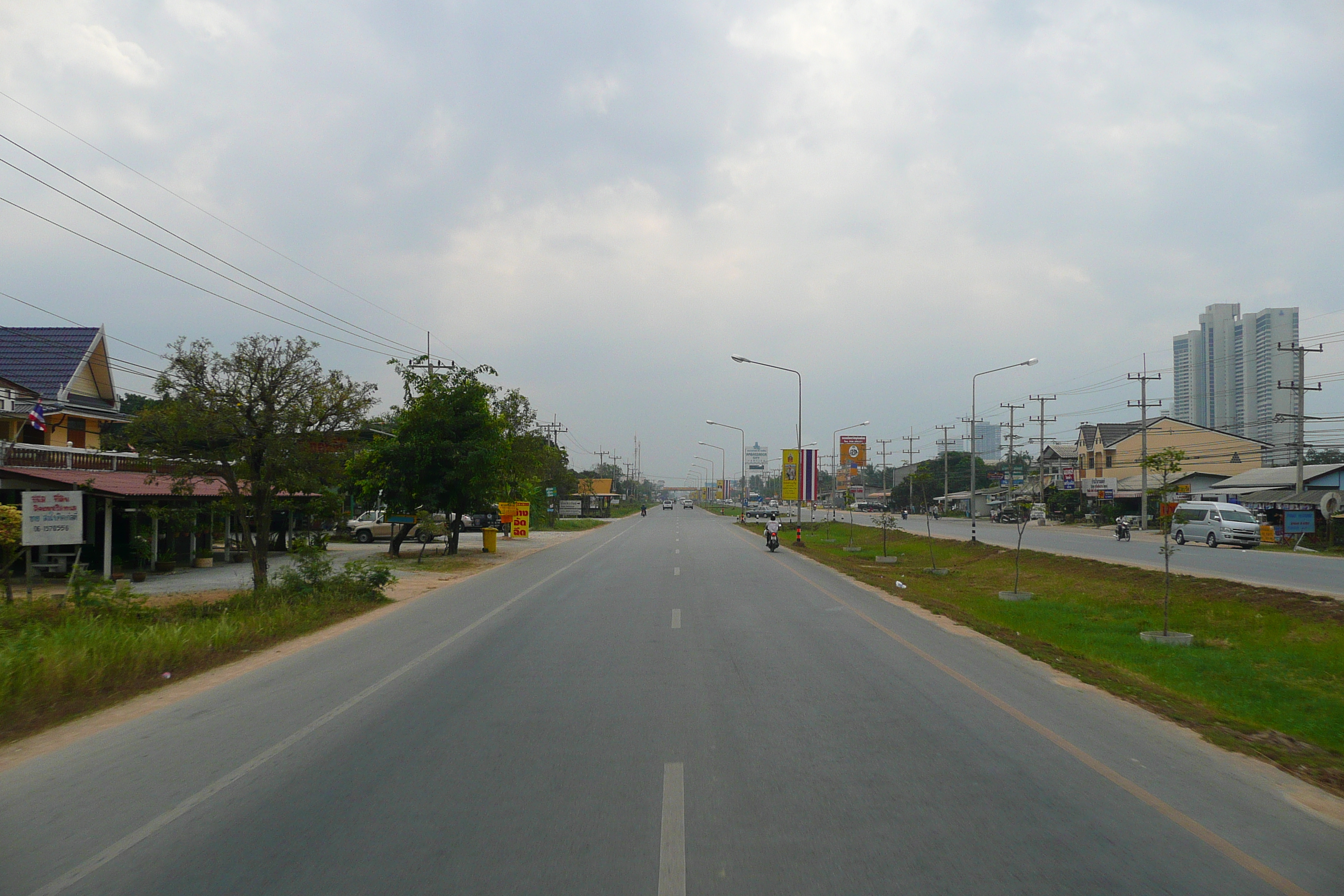 รูปถ่าย ไทย(Thailand) ชลบุรี(Chonburi) ถนนสุขุมวิท(Sukhumvit road) 2008-01 80