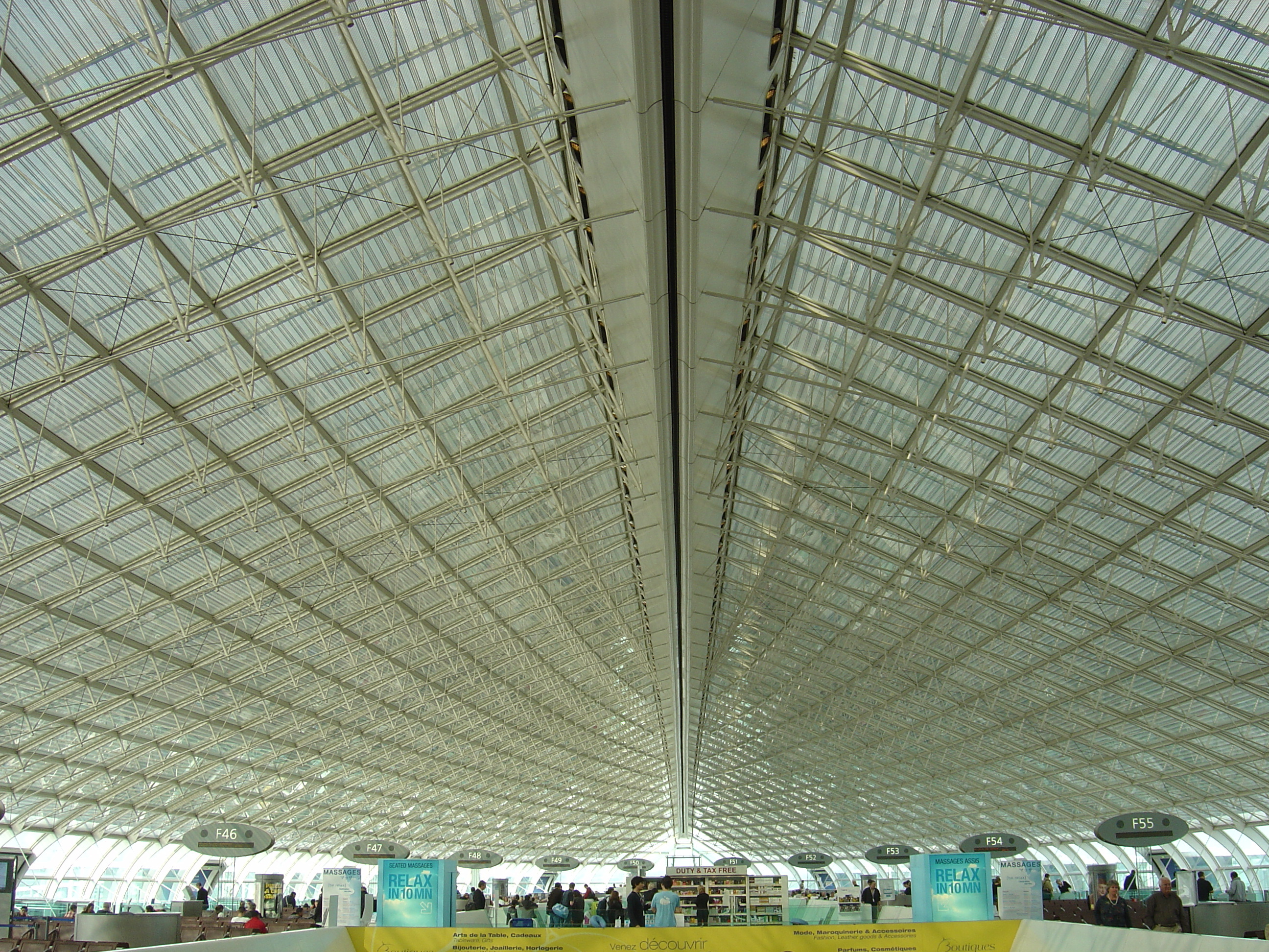 รูปถ่าย ฝรั่งเศส(France) ท่าอากาศยานปารีส-ชาร์ล-เดอ-โกล(Paris Charles de Gaulle Airport) 2005-04 1