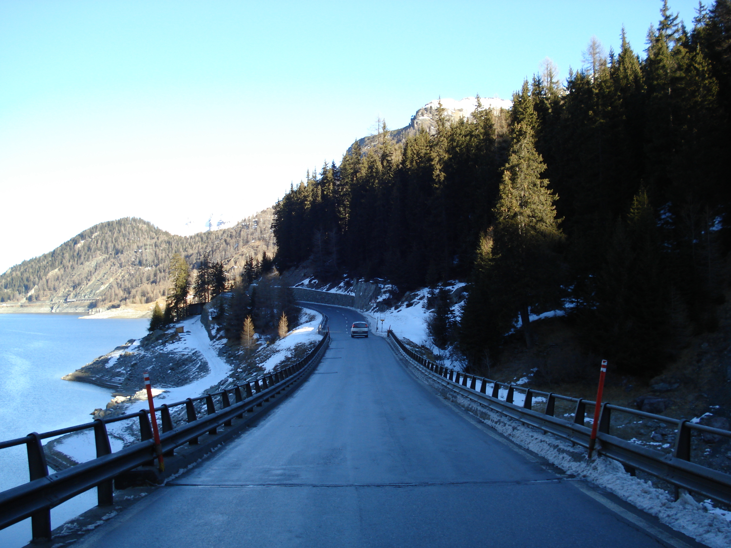 รูปถ่าย สวิสเซอร์แลนด์(Switzerland) ถนนจากคูร์ไปเซนต์มอริตซ์(Chur to St Moritz Road) 2007-01 124