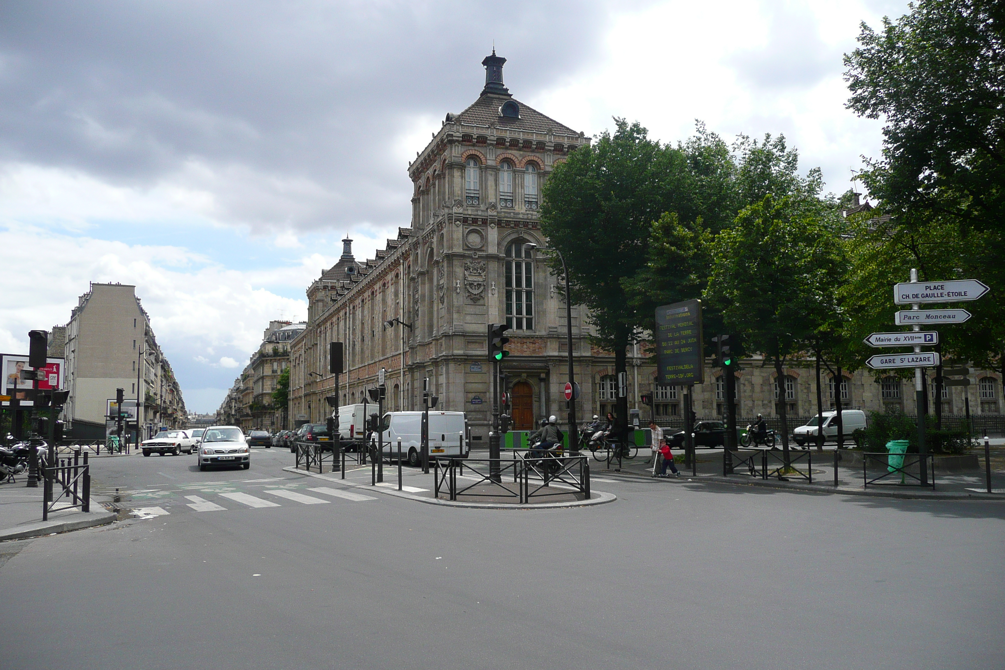 รูปถ่าย ฝรั่งเศส(France) ปารีส(Paris) ถนนโรม(Rue de Rome) 2007-06 62