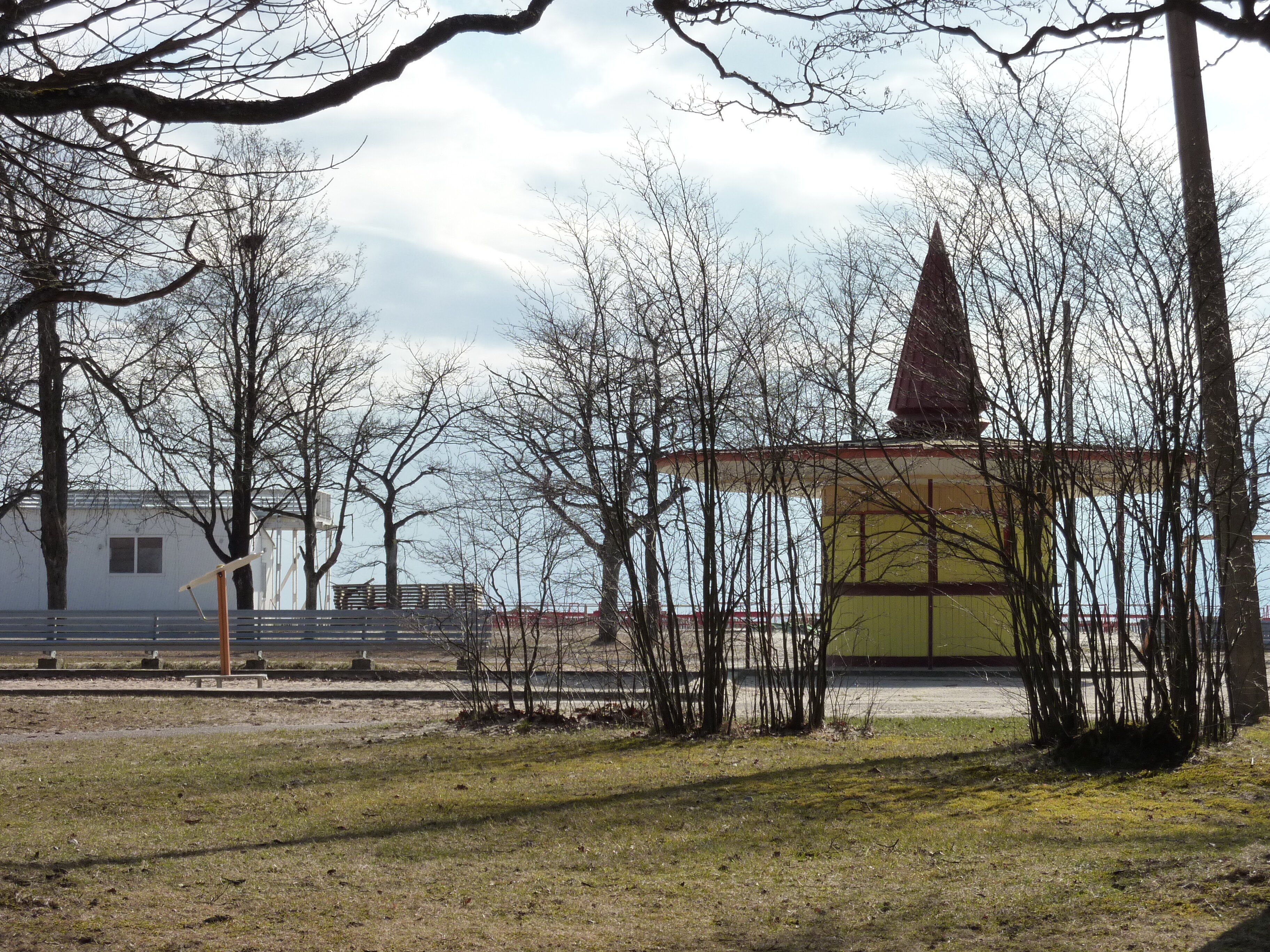 รูปถ่าย เอสโตเนีย(Estonia) แพร์นู(Parnu) 2009-04 42