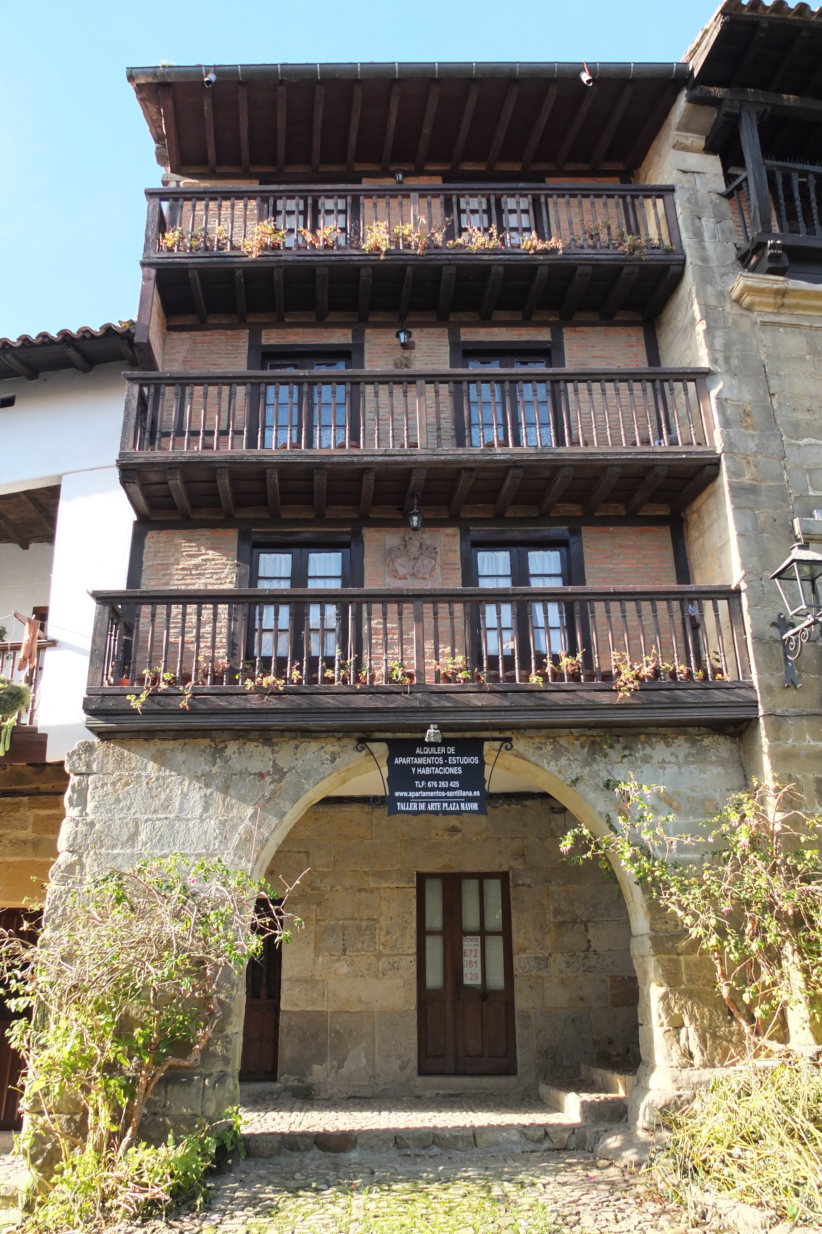 รูปถ่าย สเปน(Spain) ซันตีญานาเดลมาร์(Santillana del Mar) 2013-01 78