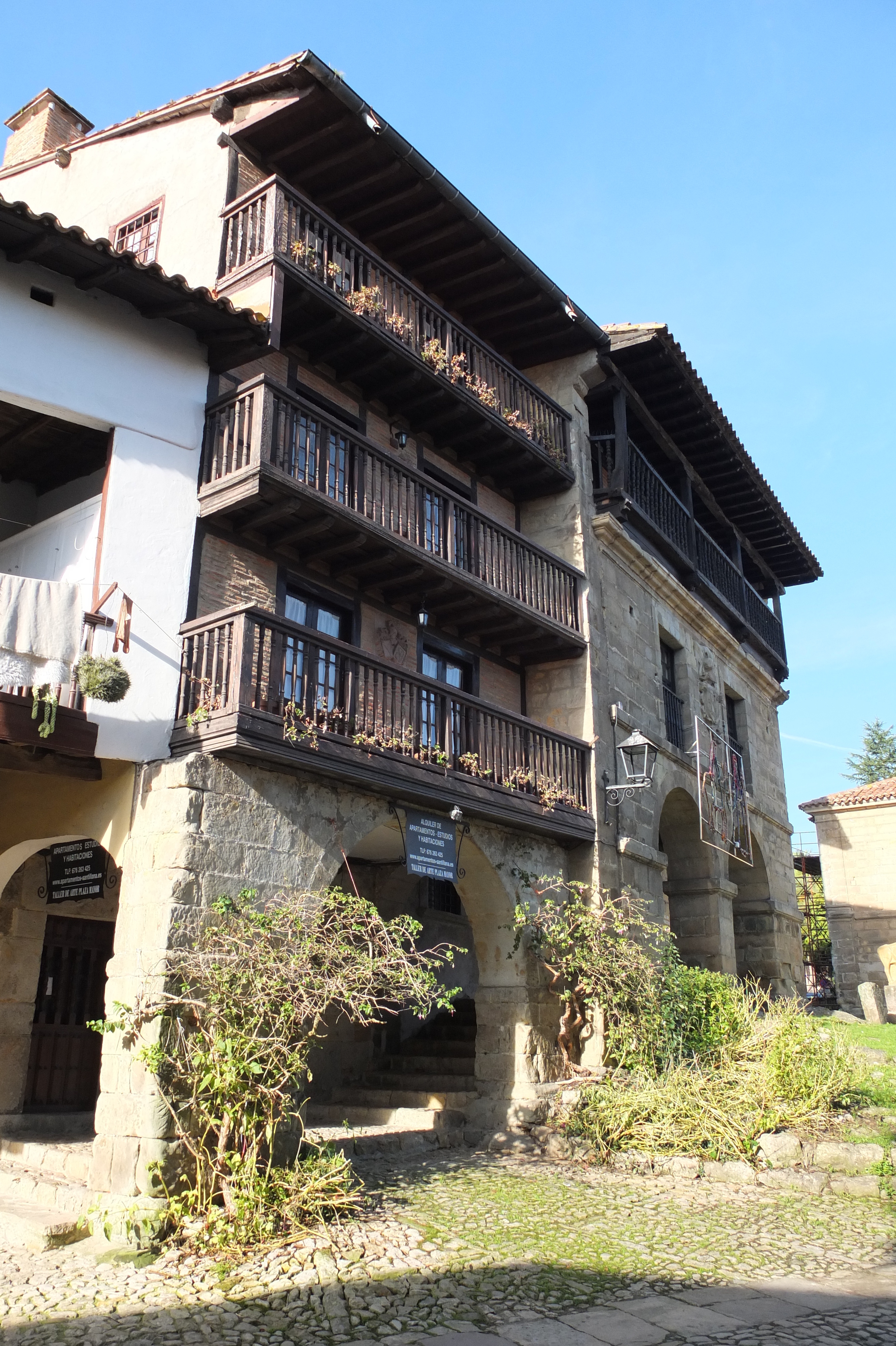 รูปถ่าย สเปน(Spain) ซันตีญานาเดลมาร์(Santillana del Mar) 2013-01 65