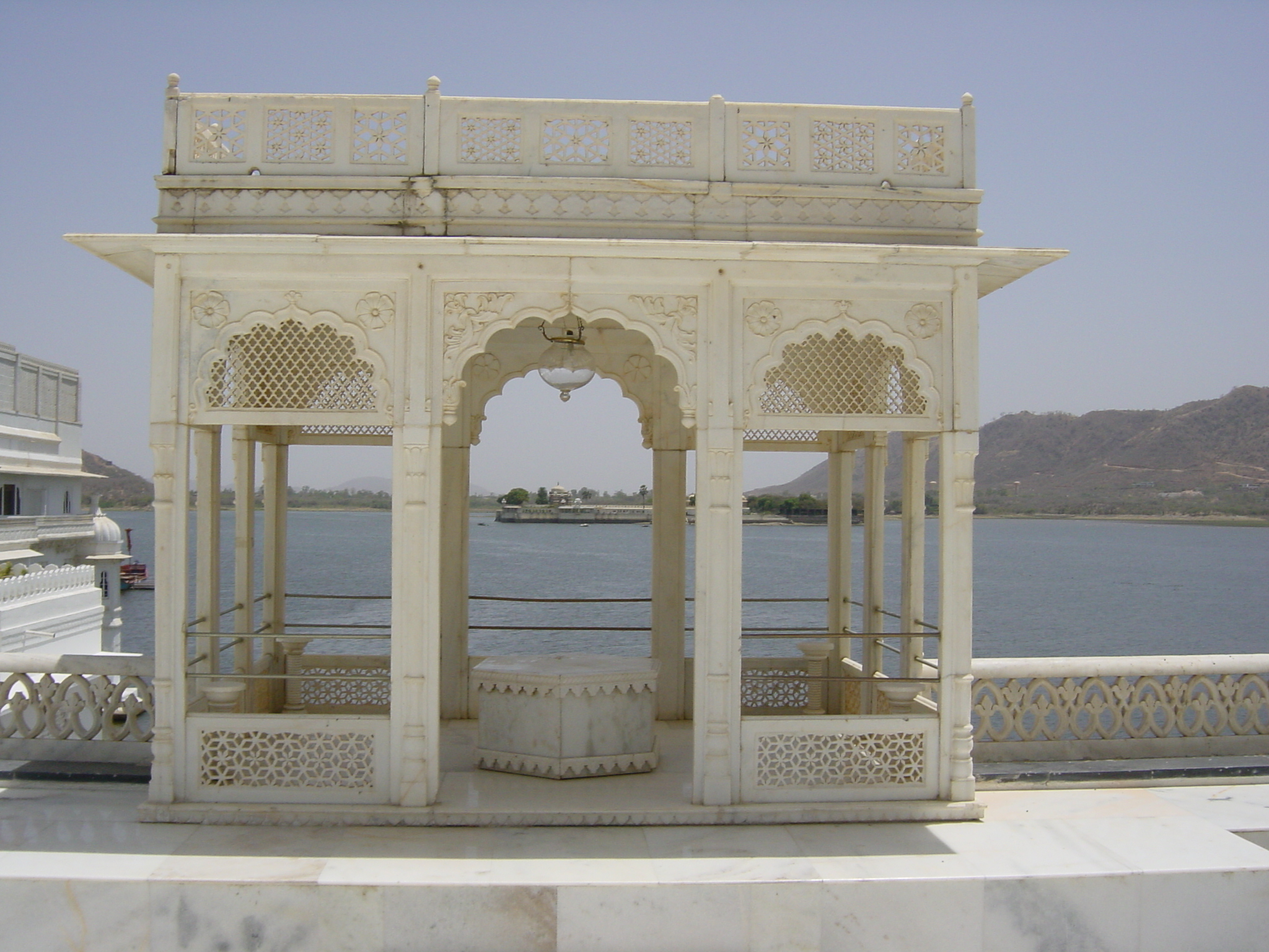 รูปถ่าย อินเดีย(India) อูไดปูร์(Udaipur) โรงแรมเลคพาเลซ(Lake Palace Hotel) 2003-05 18