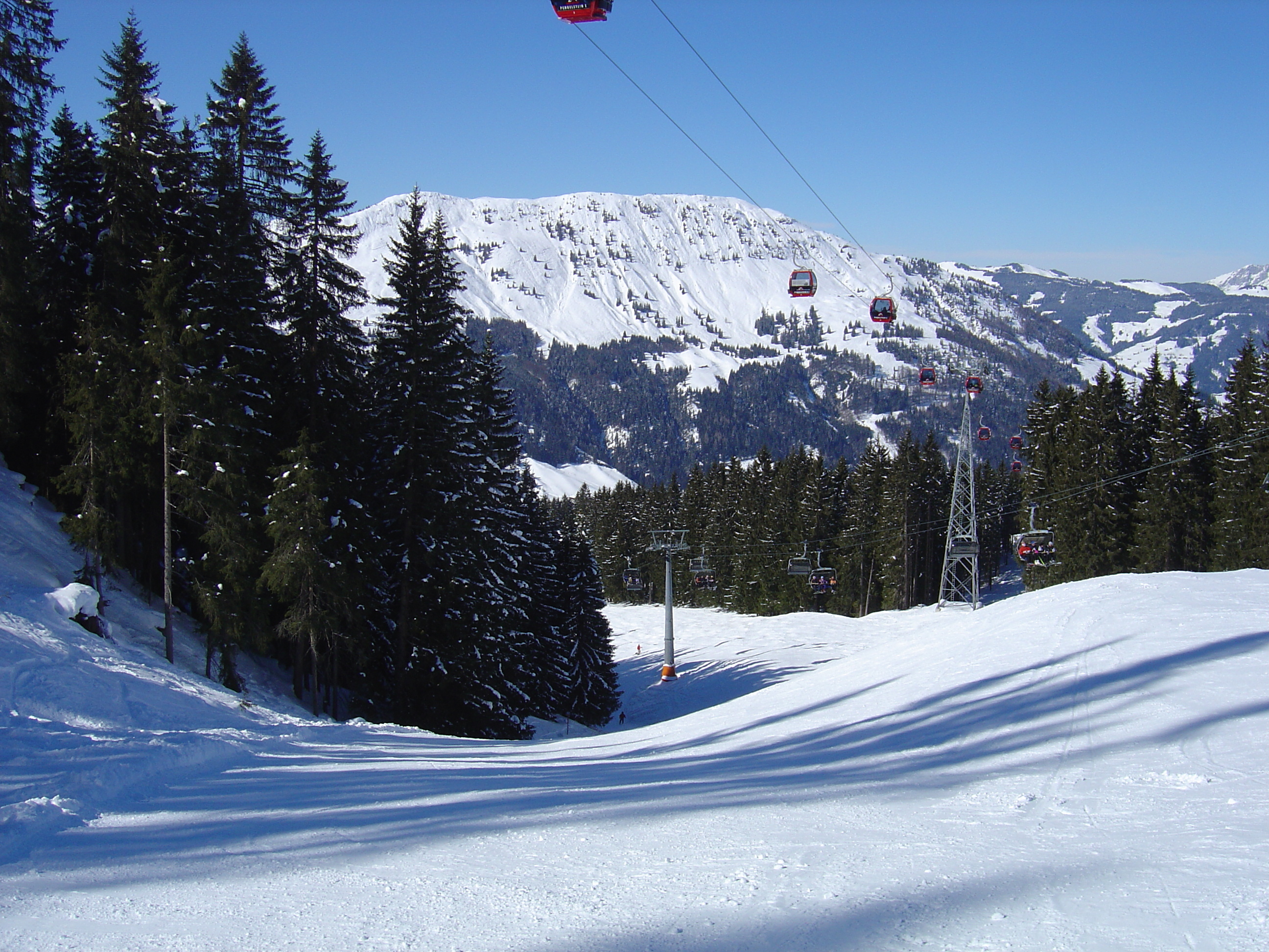 รูปถ่าย ออสเตรีย(Austria) คิทซ์บูเฮล(Kitzbuhel) สกี(Ski) 2005-03 139