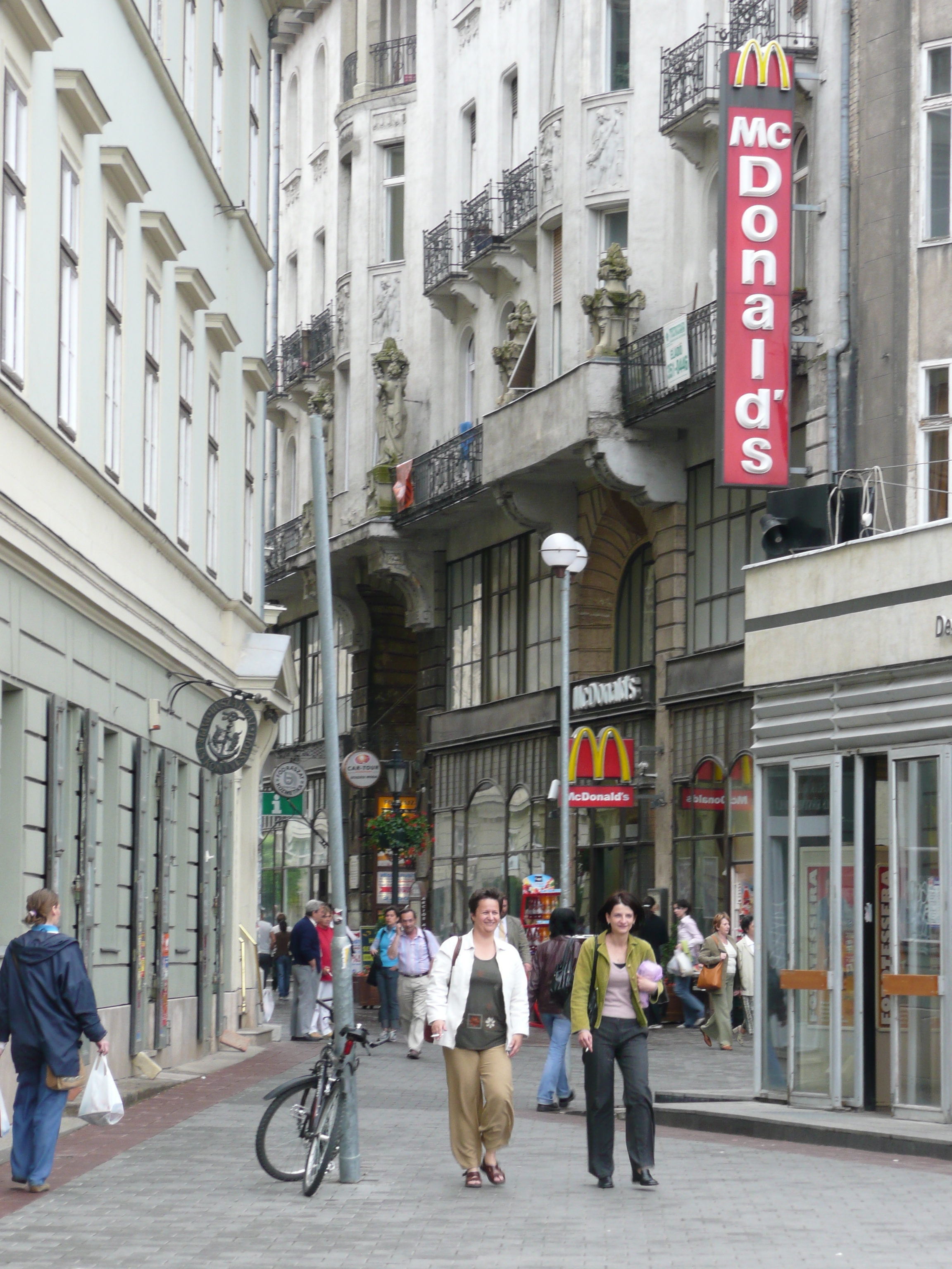 รูปถ่าย ฮังการี(Hungary) บูดาเปสต์(Budapest) ใจกลางบูดาเปสต์(Central Budapest) 2007-06 69