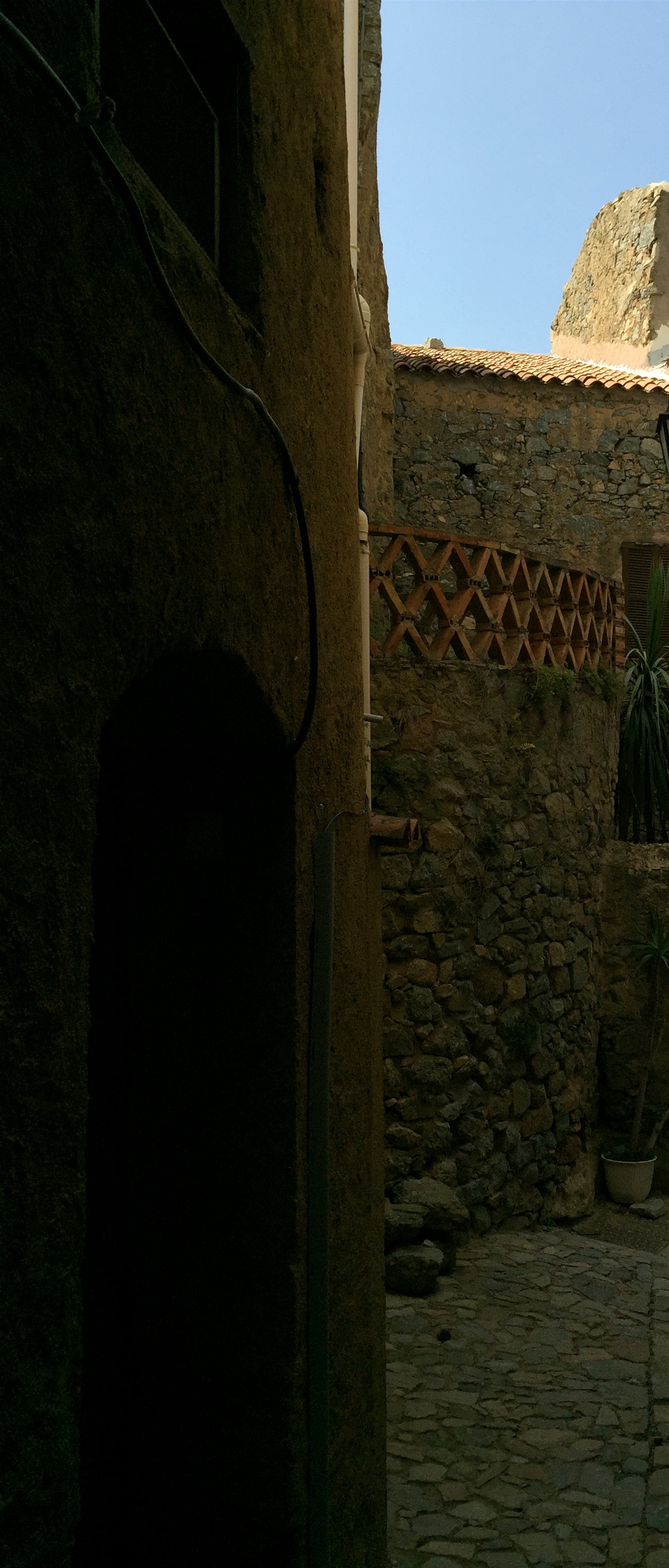 รูปถ่าย ฝรั่งเศส(France) คอร์สิคา(Corsica) ซันตันโตนีโน(Sant'Antonino) 2015-05 17
