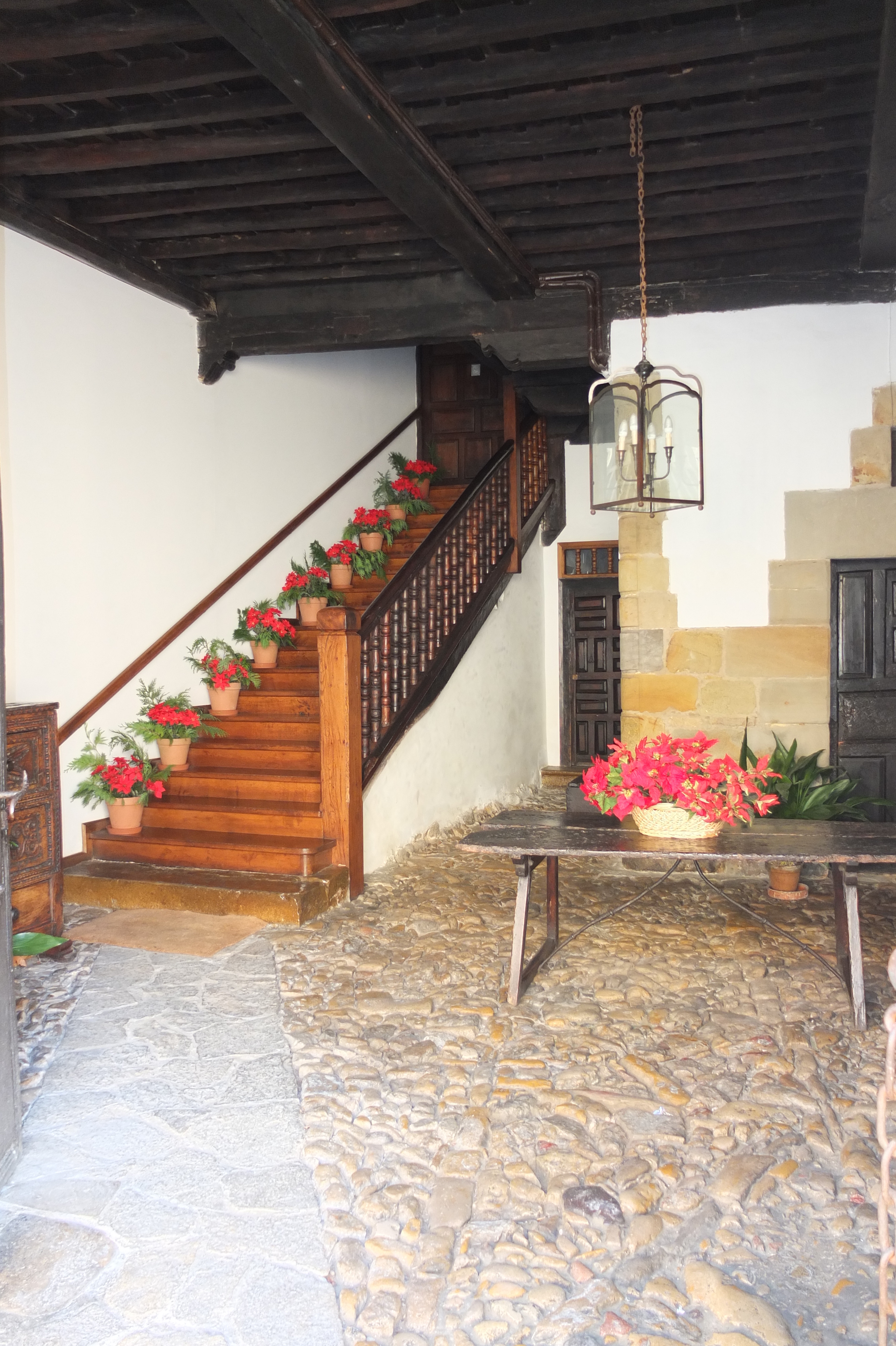 รูปถ่าย สเปน(Spain) ซันตีญานาเดลมาร์(Santillana del Mar) 2013-01 13